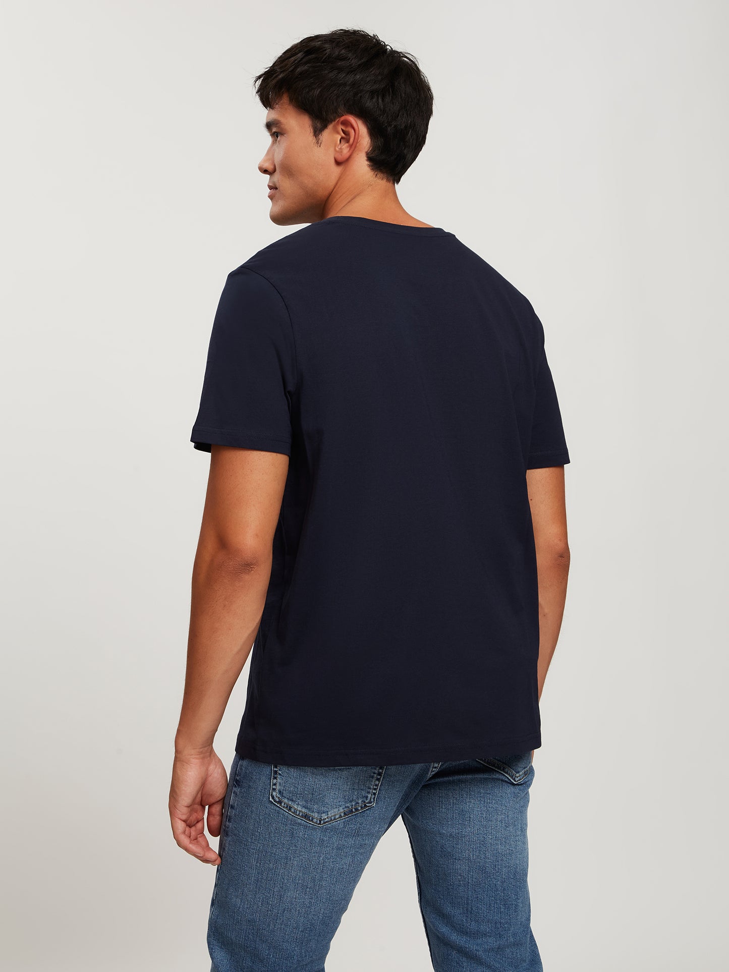 Basic men's t-shirt in navy blue