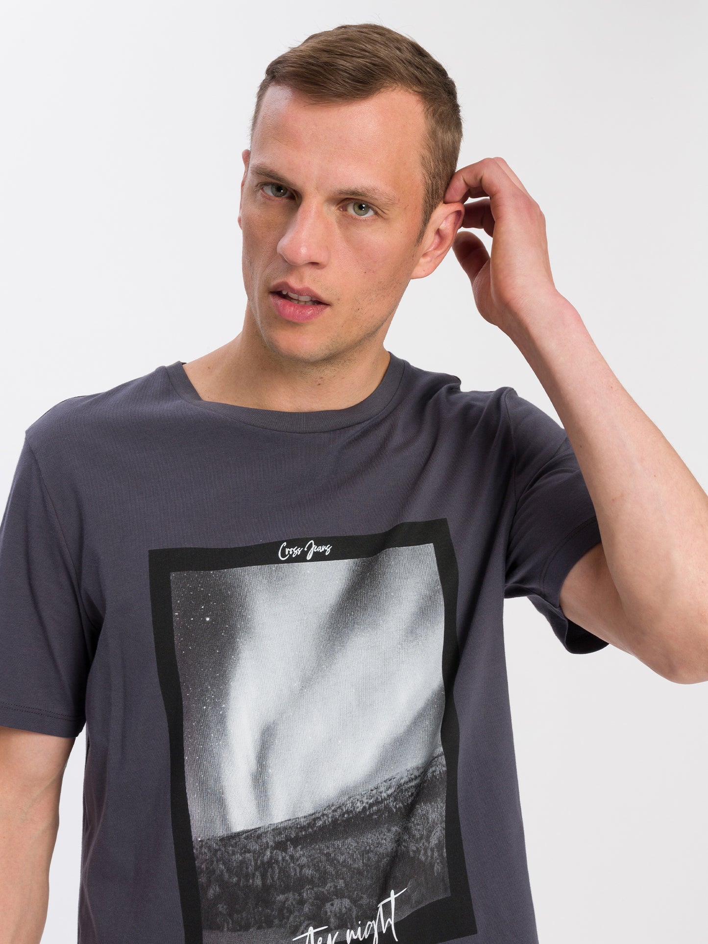 REGULAR FIT  T-SHIRT
