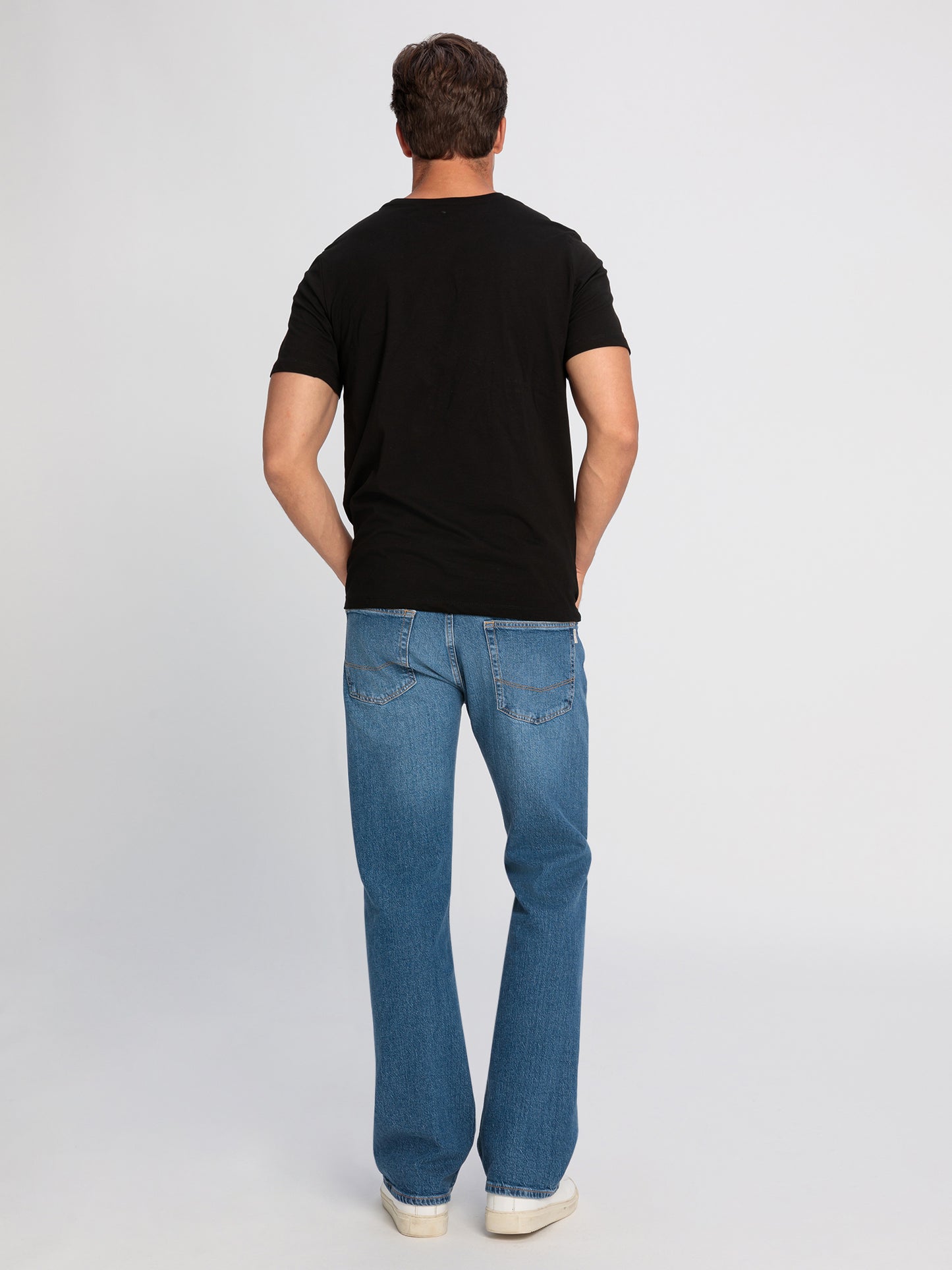 REGULAR FIT  T-SHIRT