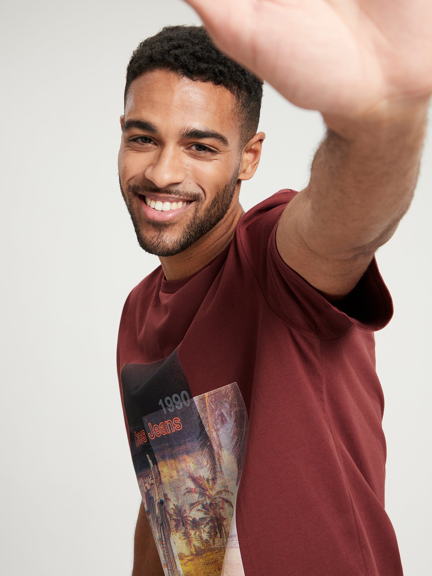 REGULAR FIT  T-SHIRT