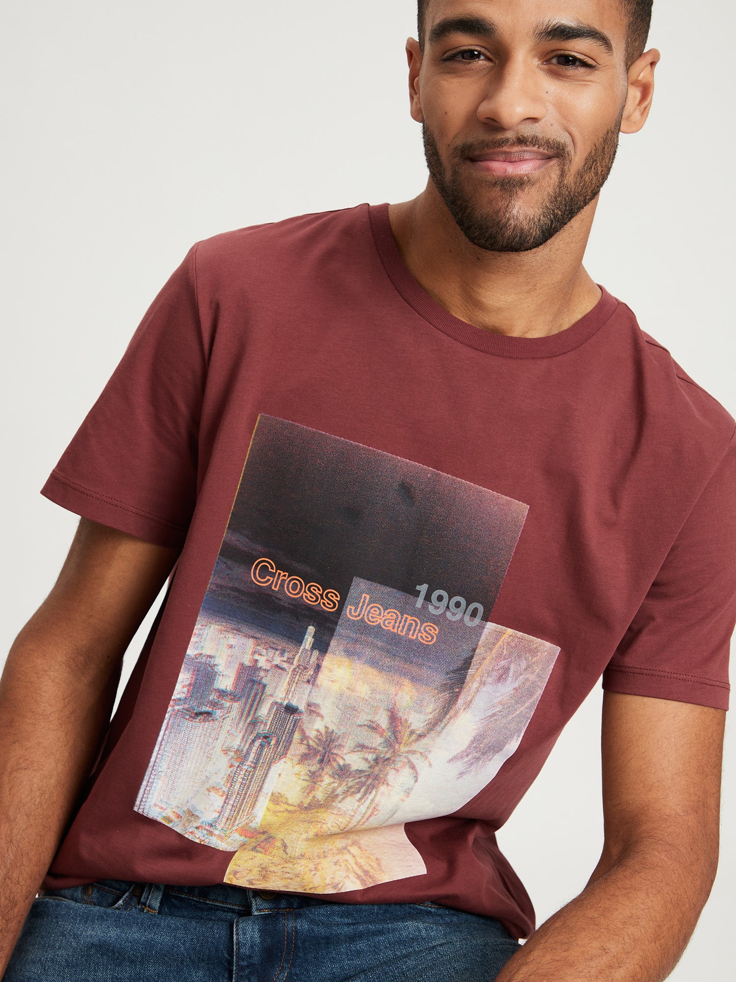 REGULAR FIT  T-SHIRT