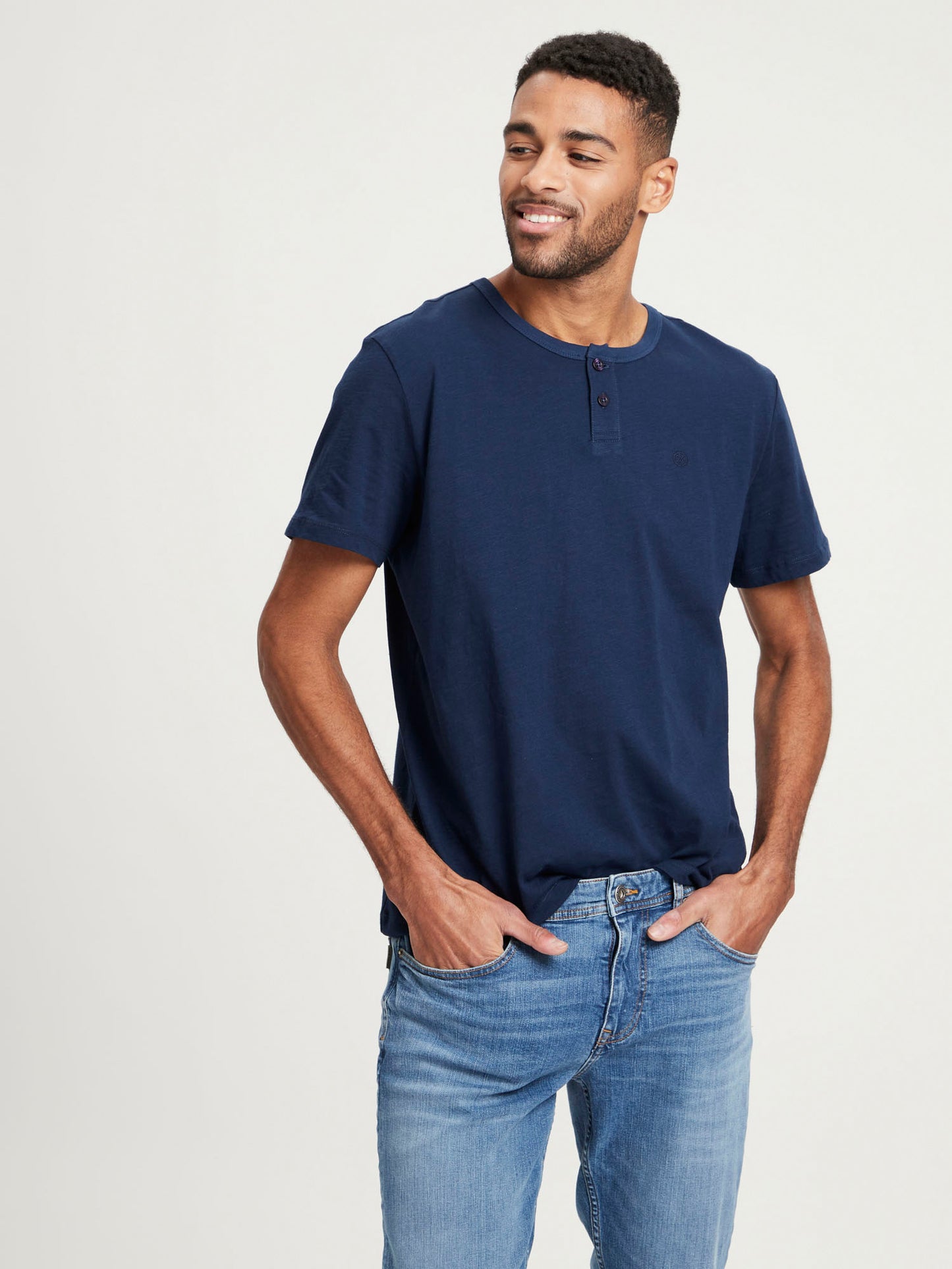REGULAR FIT  T-SHIRT