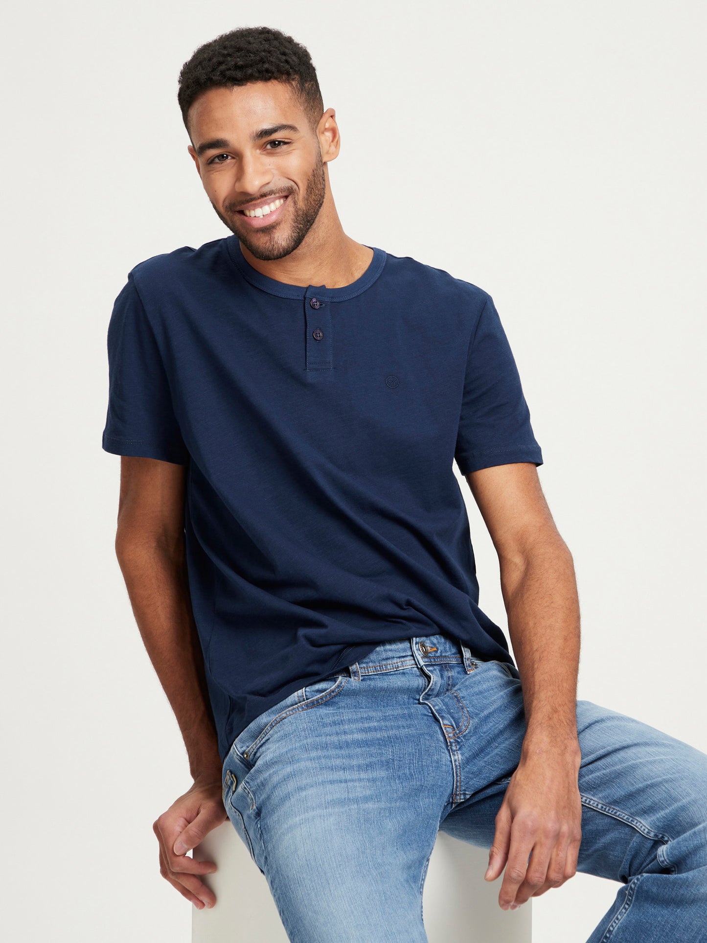 REGULAR FIT  T-SHIRT