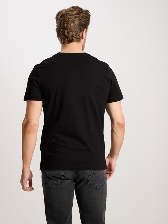 Men's regular T-shirt with label print, black.