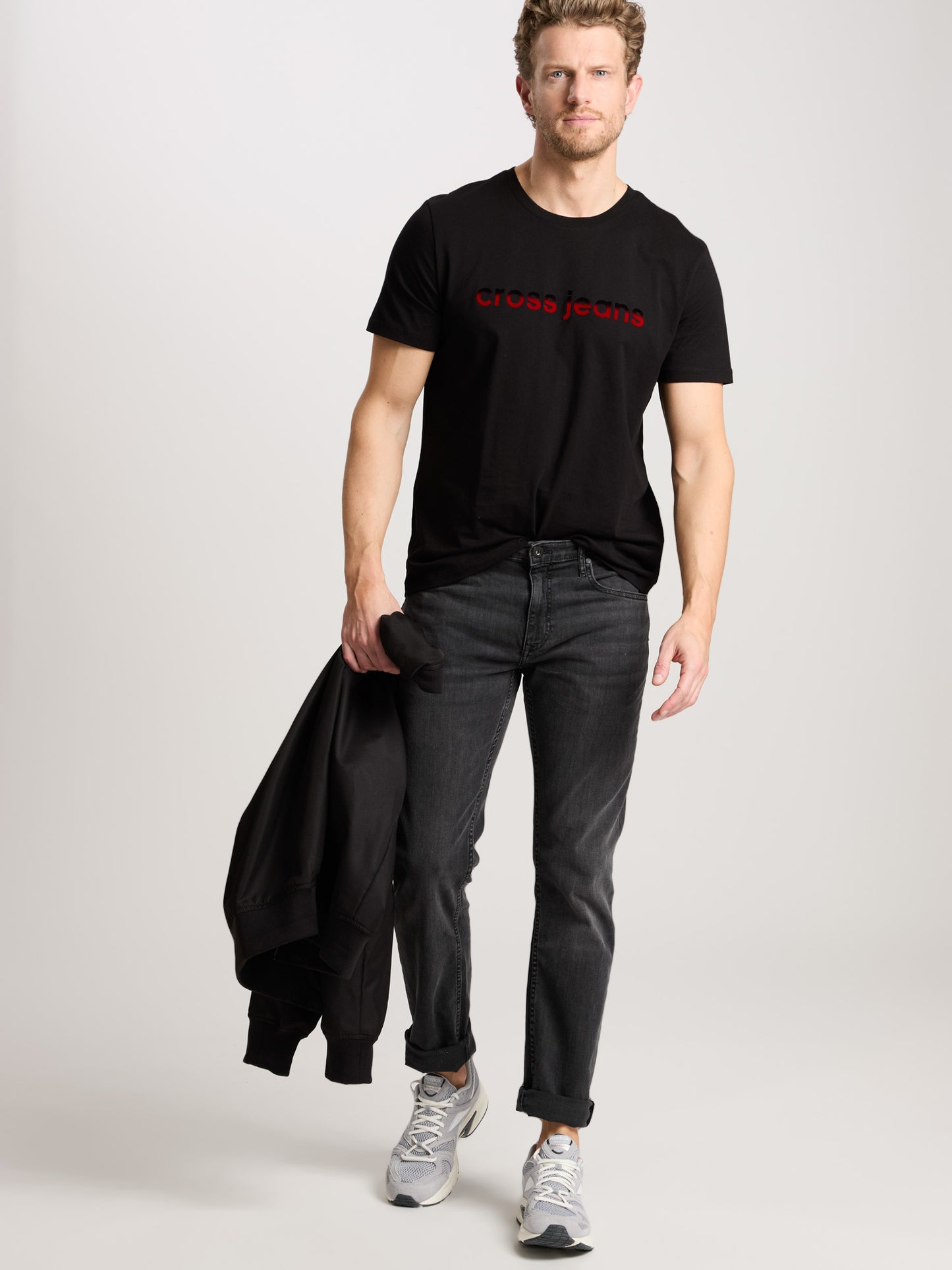 Men's regular T-shirt with label print black