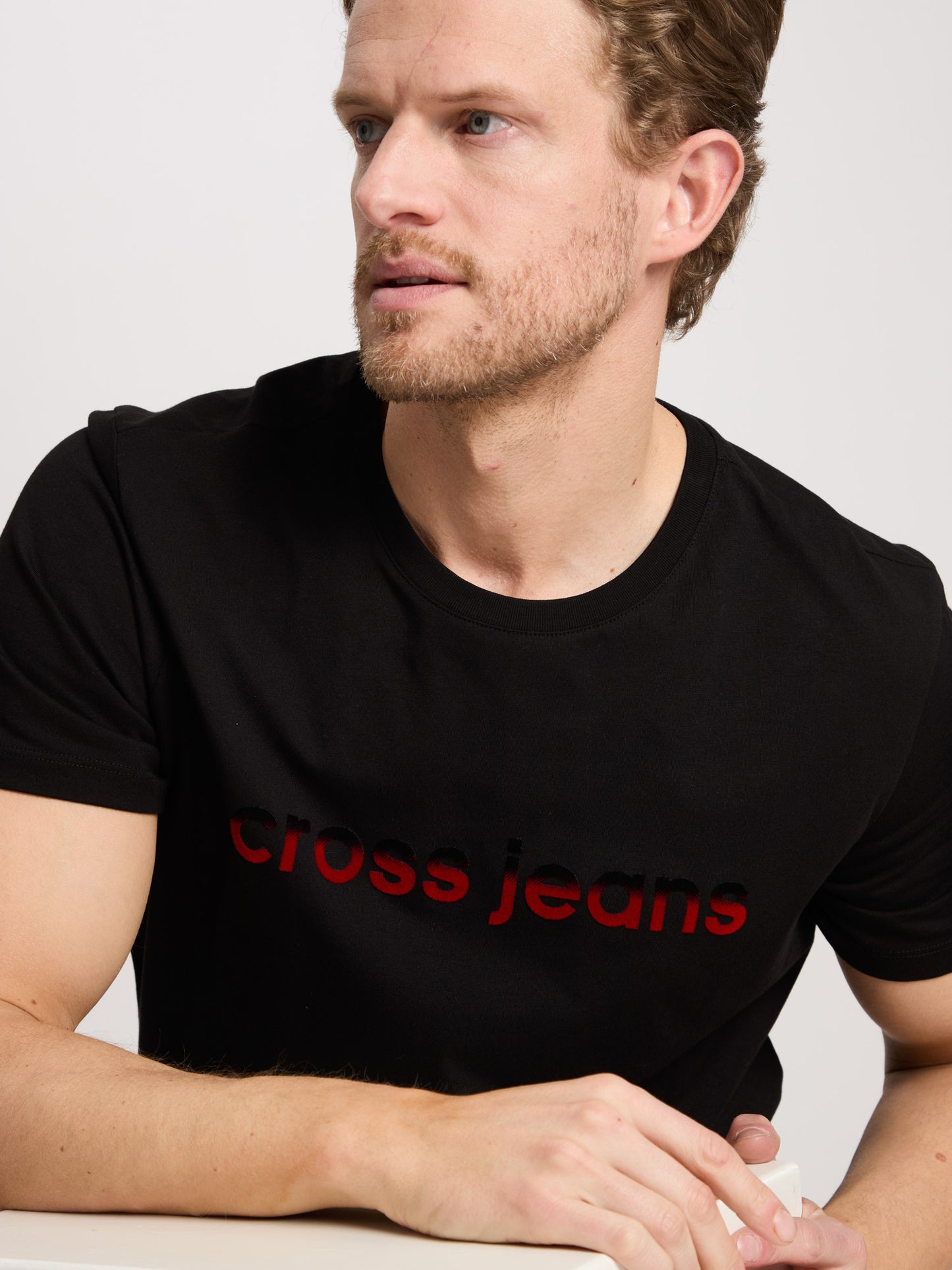 REGULAR FIT  T-SHIRT