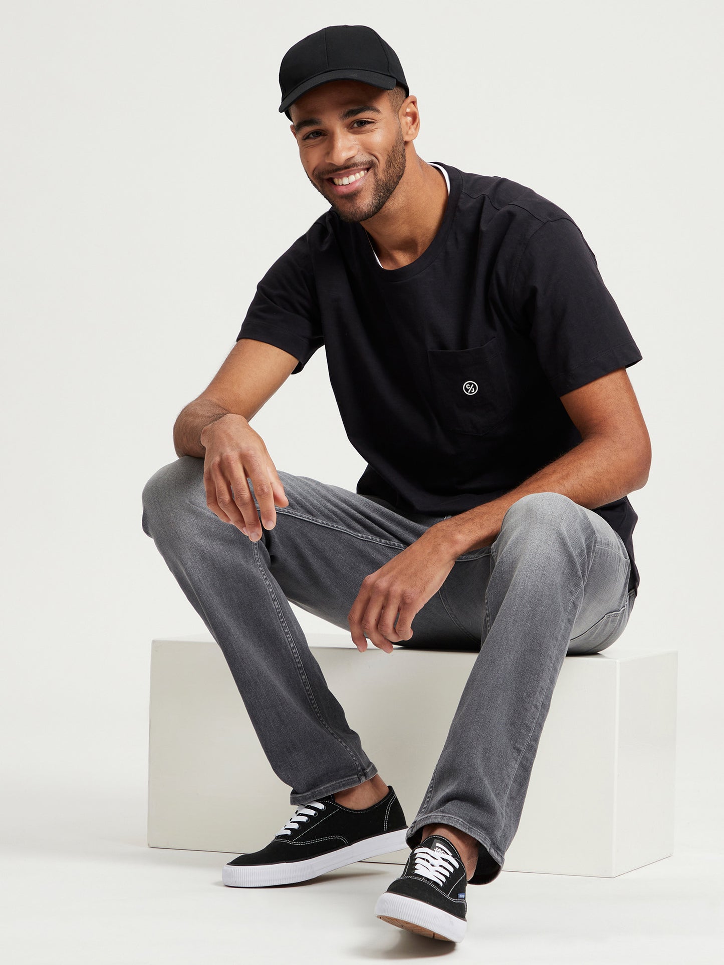 REGULAR FIT  T-SHIRT
