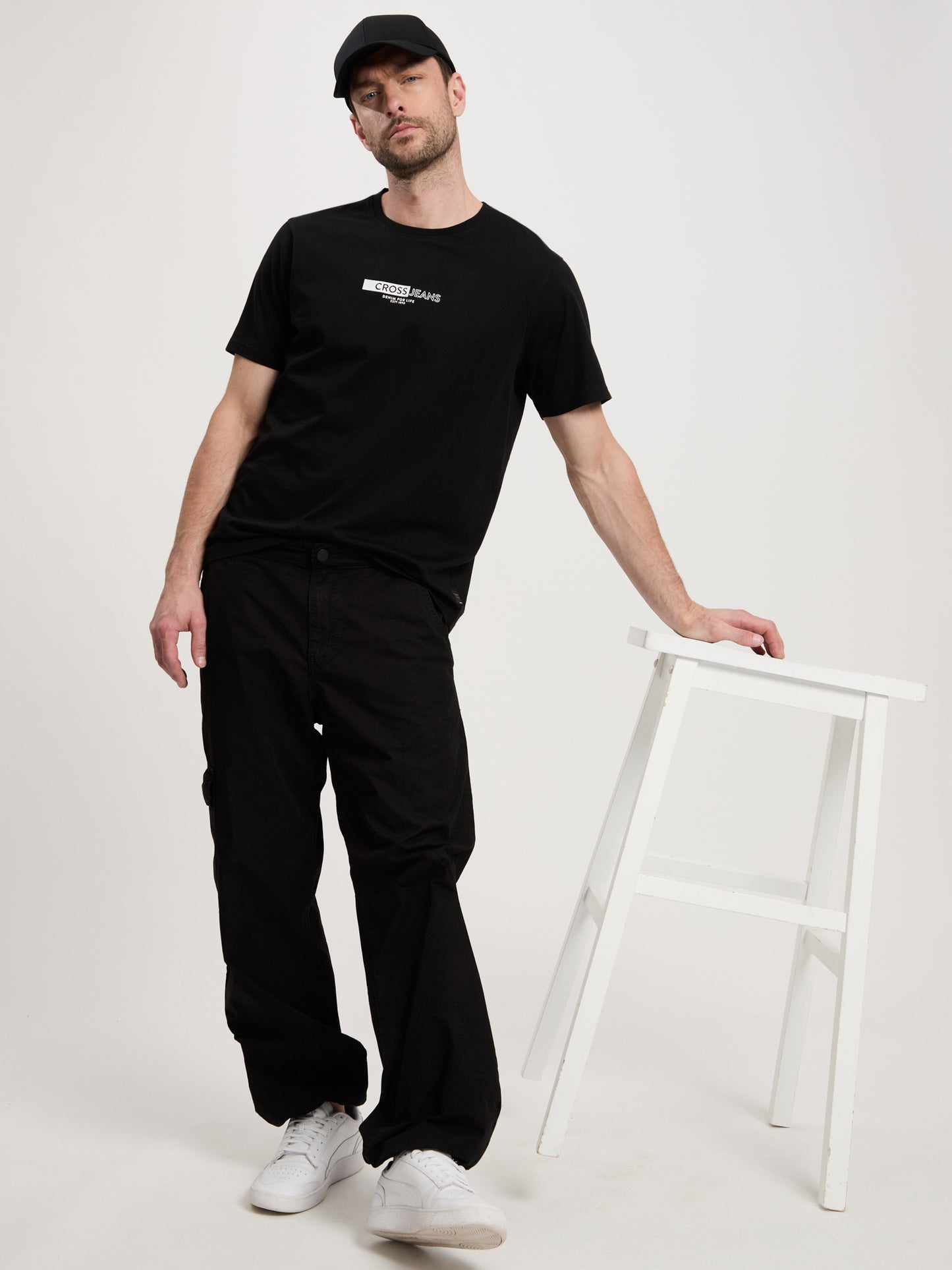 Men's T-Shirt Regular with Print in black