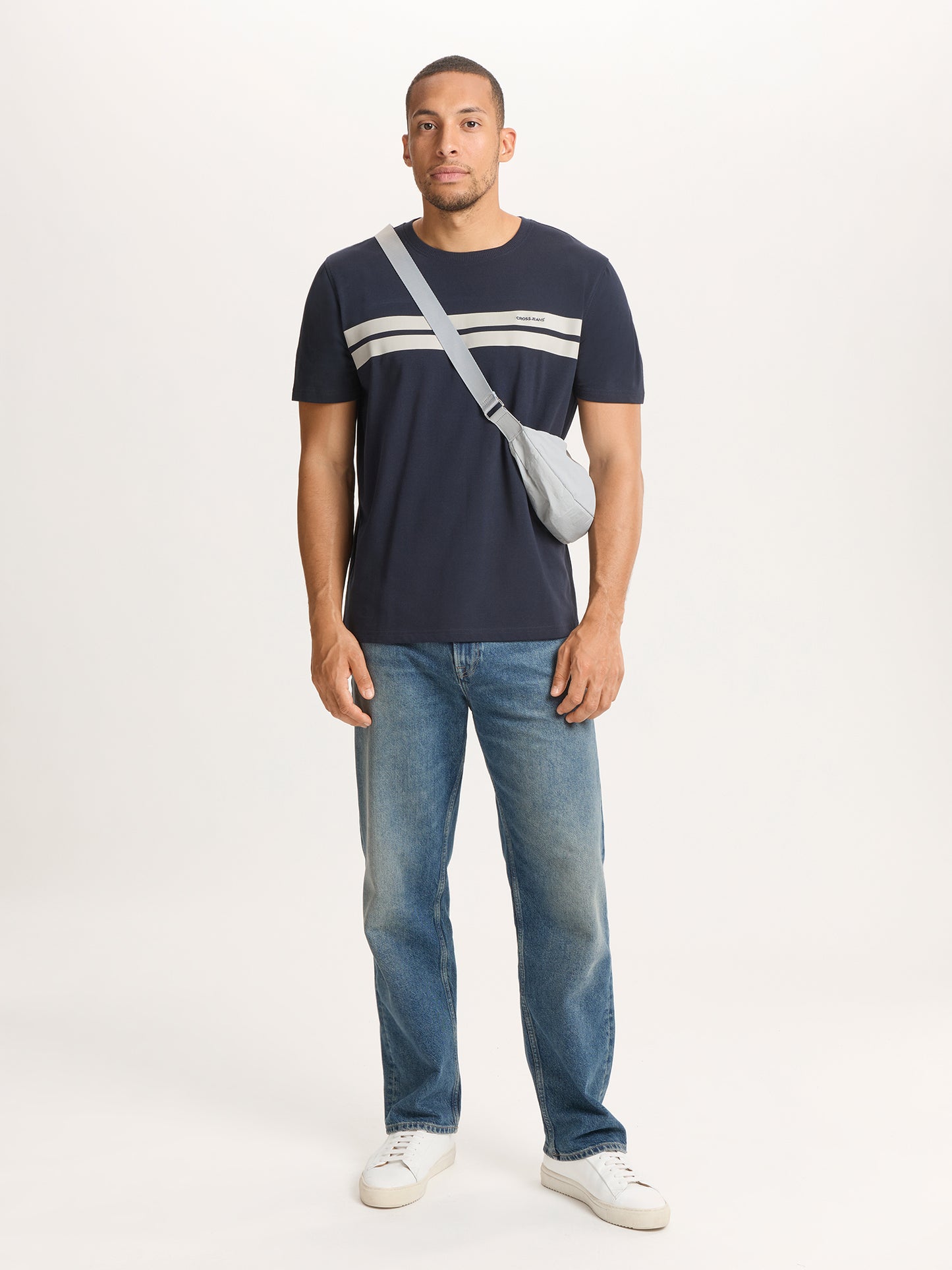 REGULAR FIT  T-SHIRT