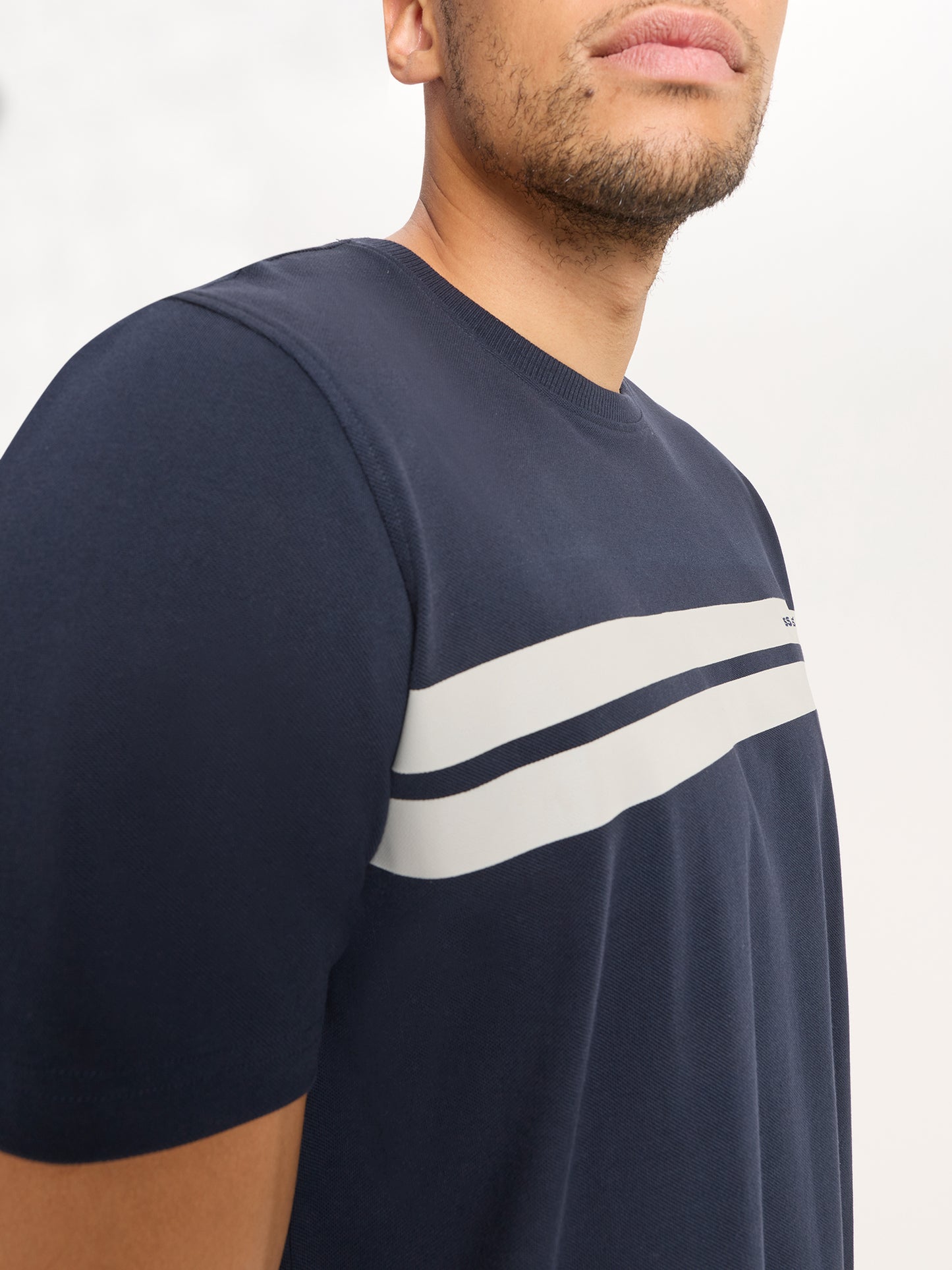REGULAR FIT  T-SHIRT