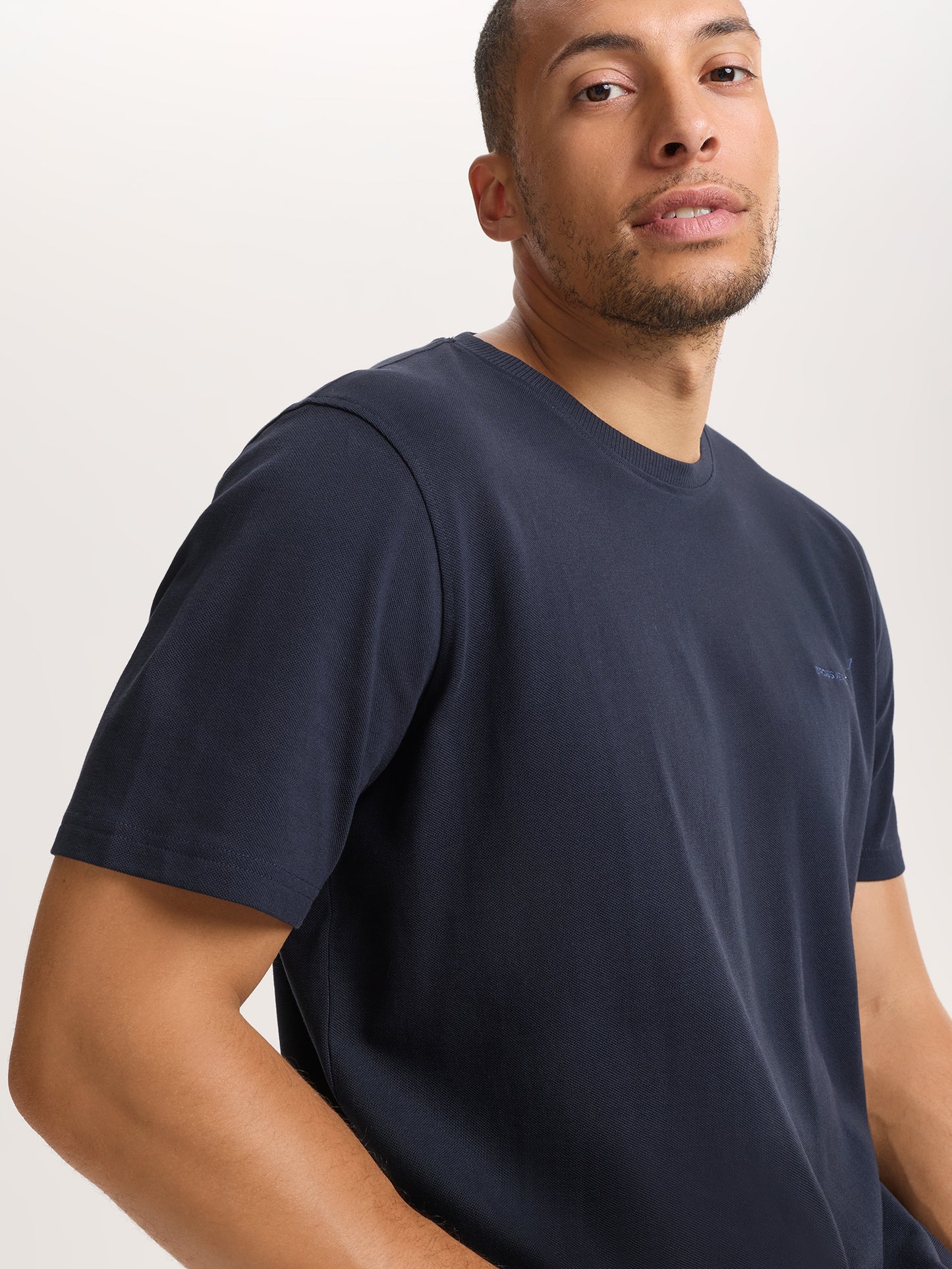 REGULAR FIT  T-SHIRT