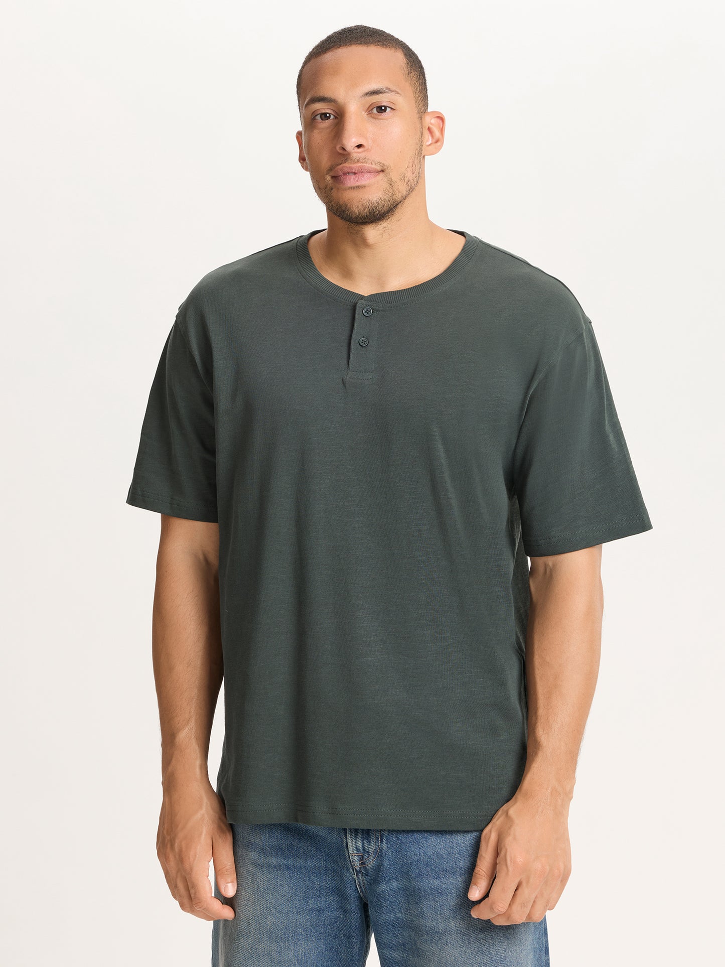REGULAR FIT T-SHIRT