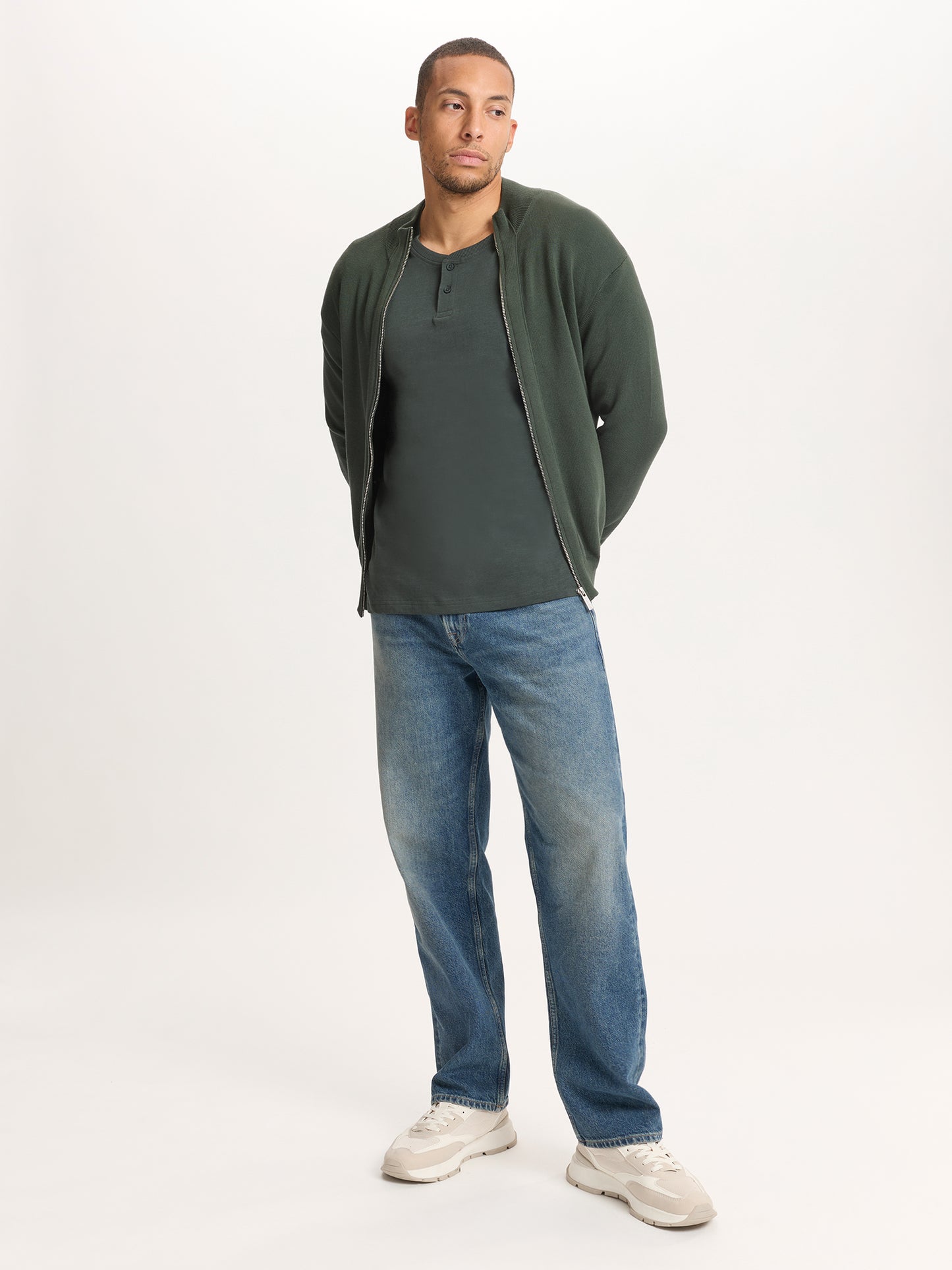 REGULAR FIT T-SHIRT