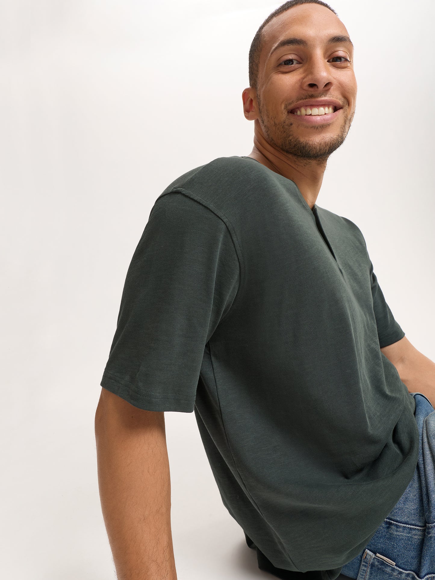 REGULAR FIT T-SHIRT