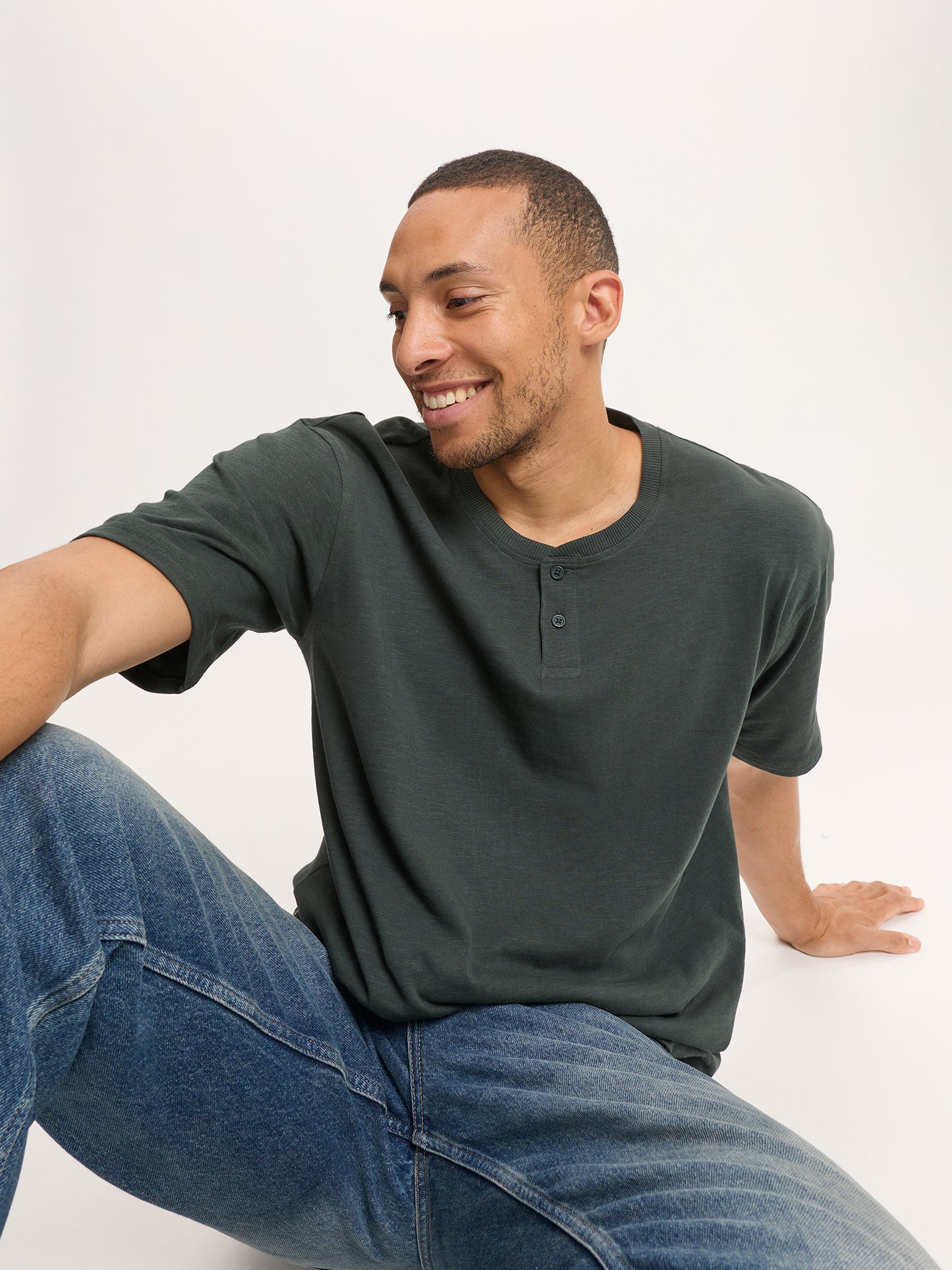REGULAR FIT T-SHIRT