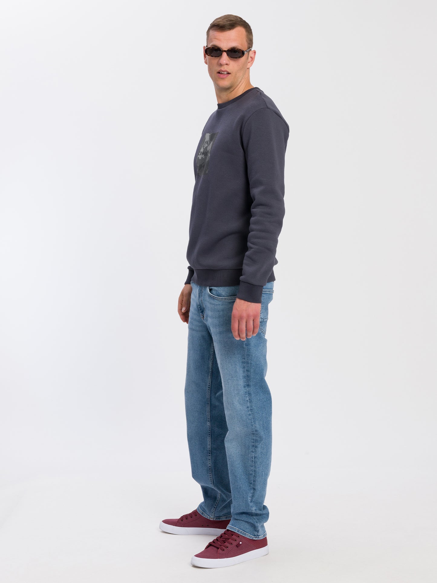 REGULAR FIT  SWEATSHIRT