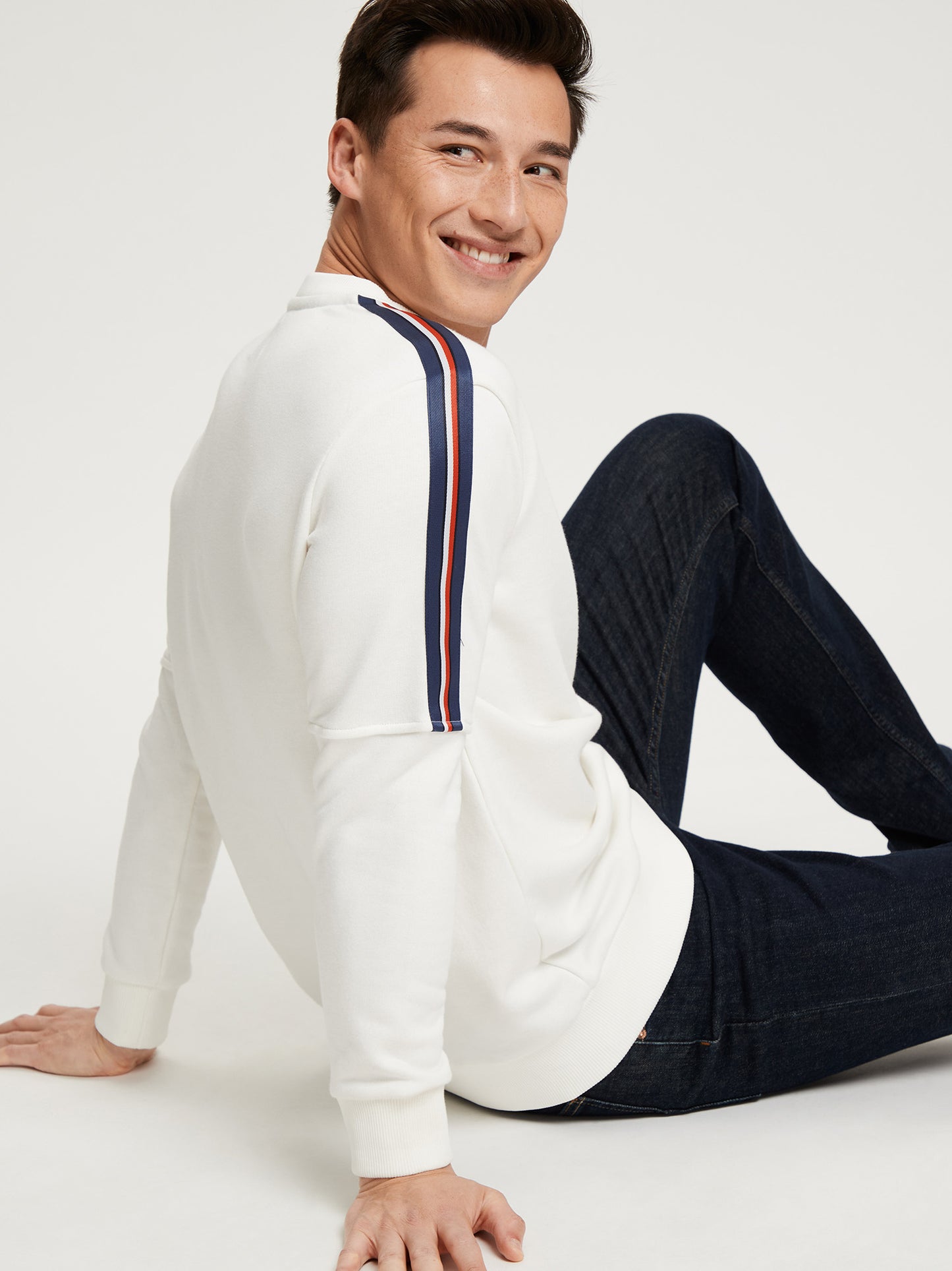REGULAR FIT  SWEATSHIRT