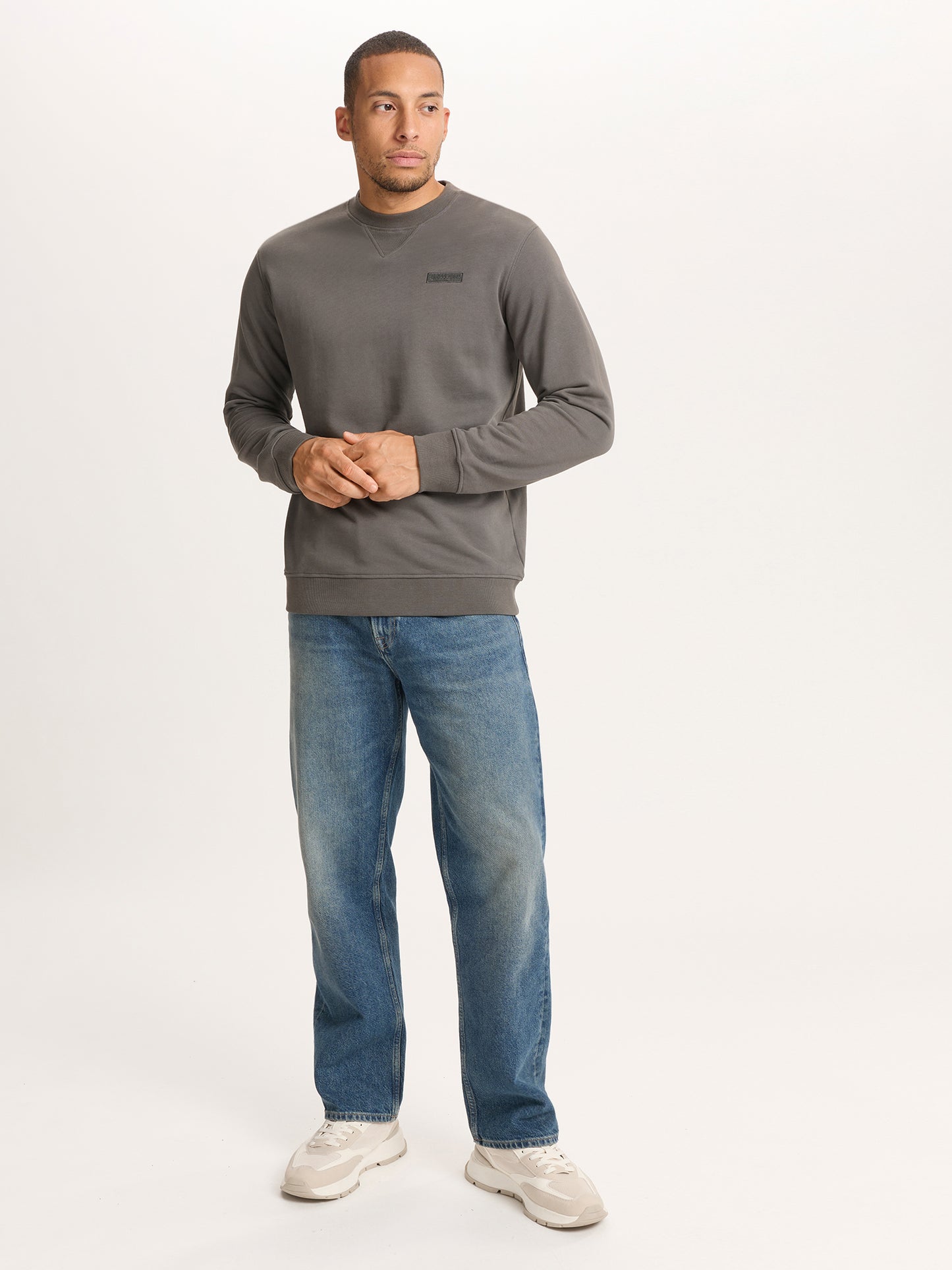 REGULAR FIT  SWEATSHIRT