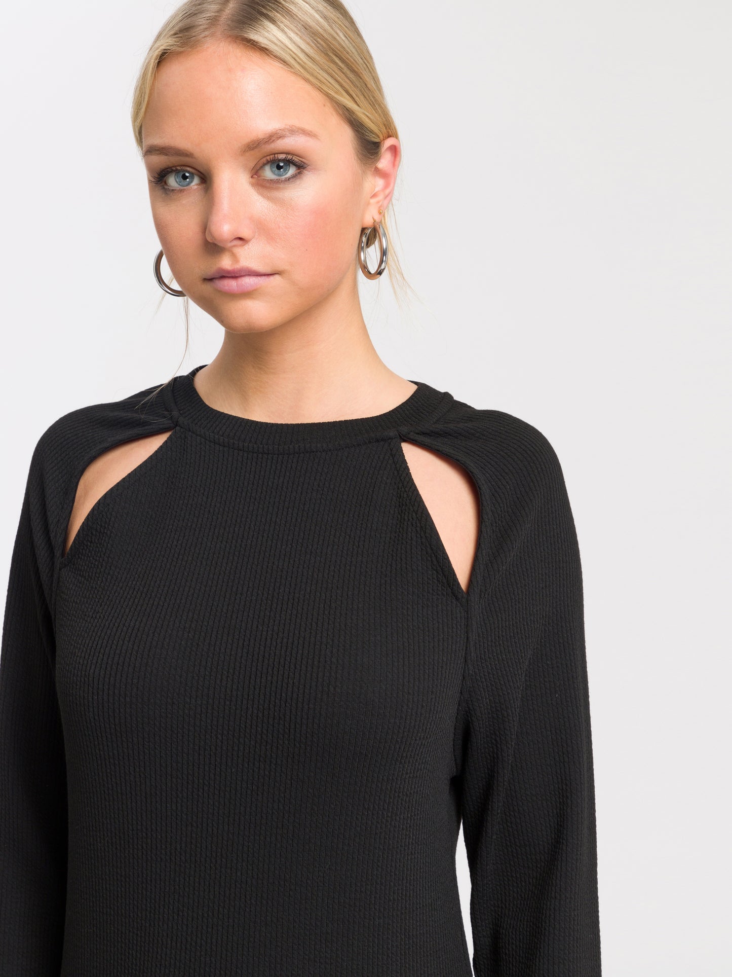 Women's slim long-sleeved shirt with cut-outs black