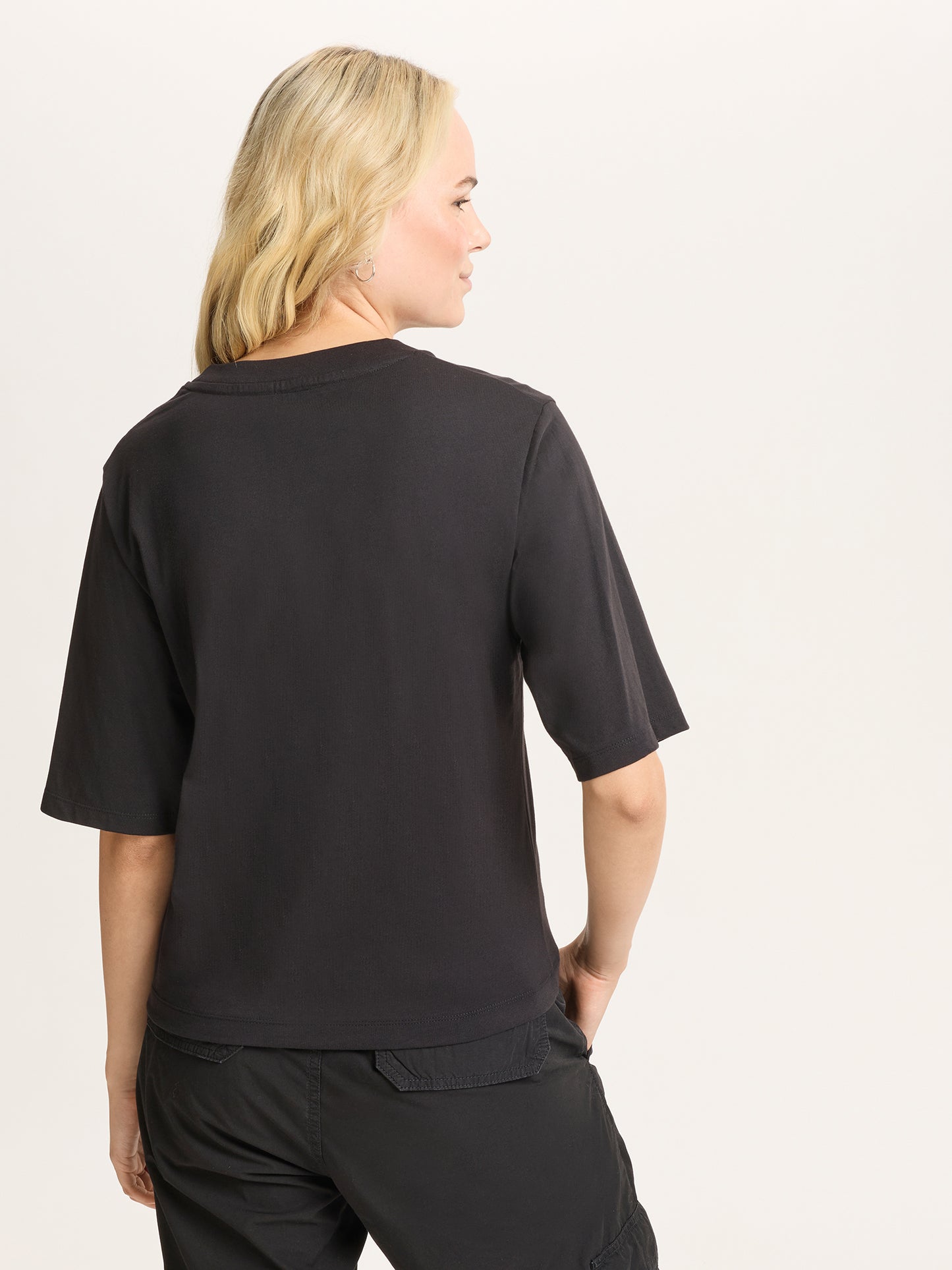 REGULAR FIT T-SHIRT