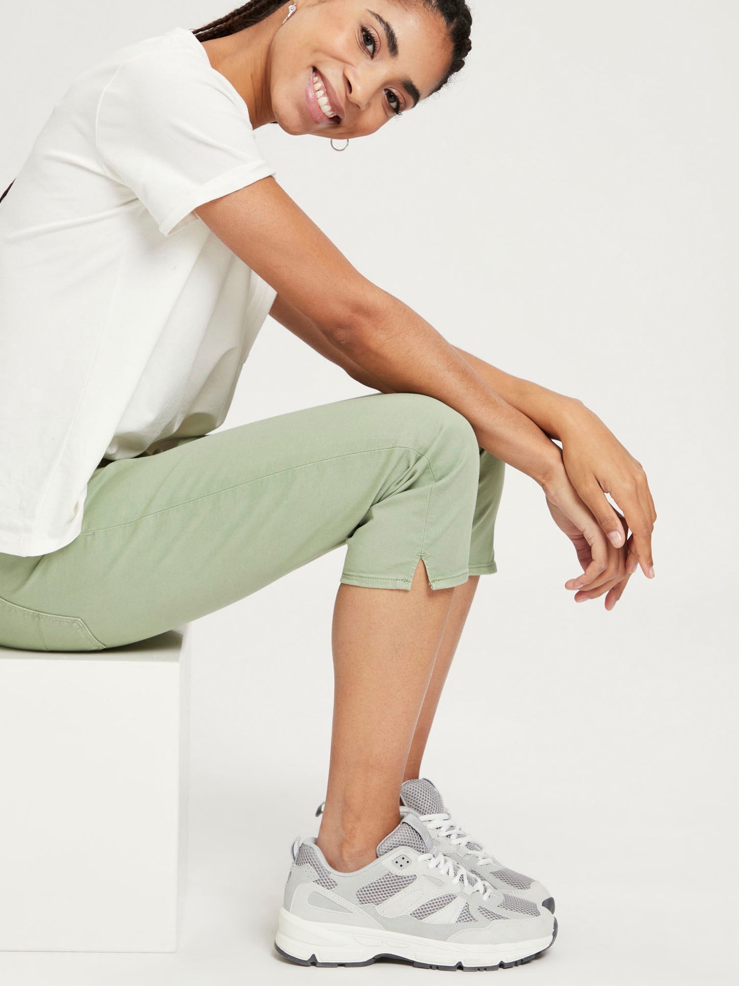 AMBER | WOMEN'S CAPRI PANTS