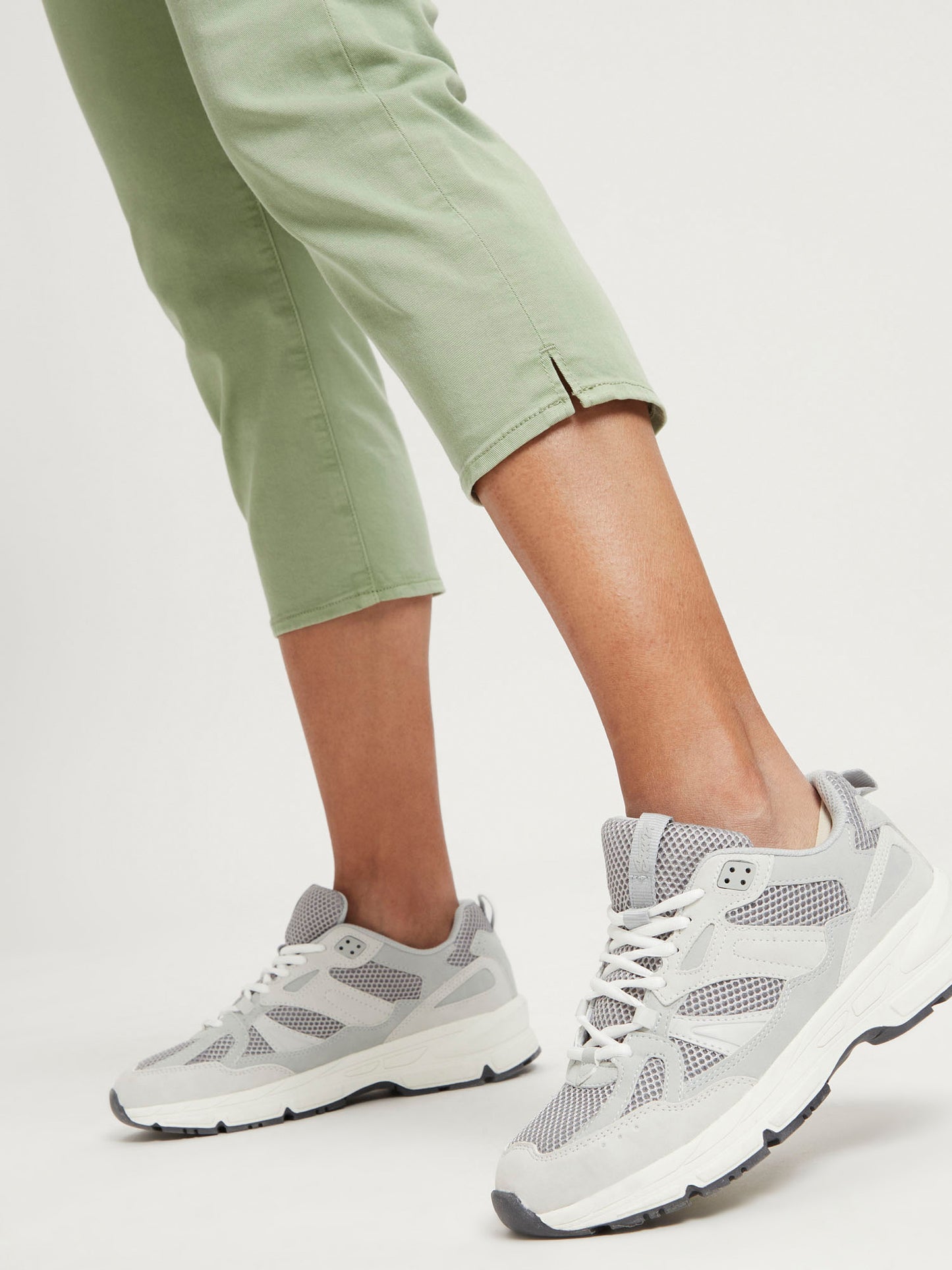 AMBER | WOMEN'S CAPRI PANTS