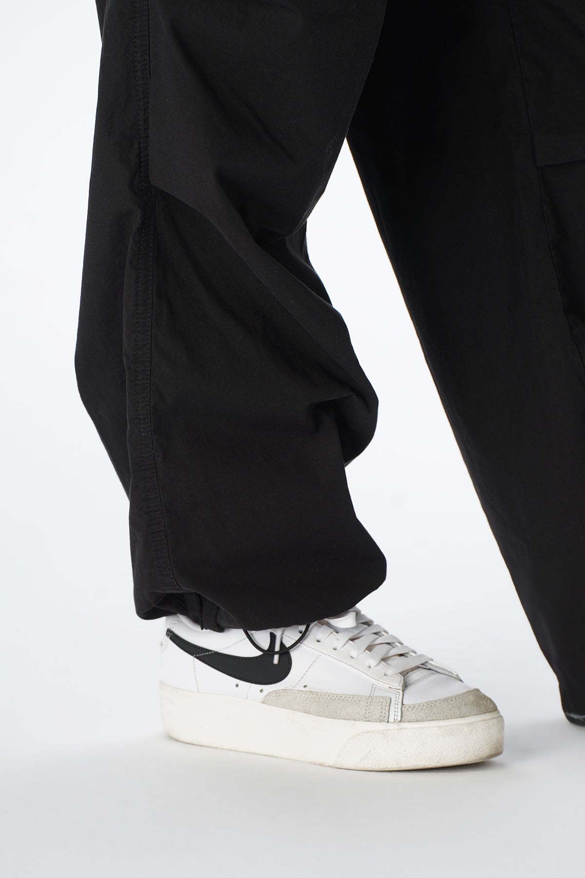 Women's Parachute pants in black
