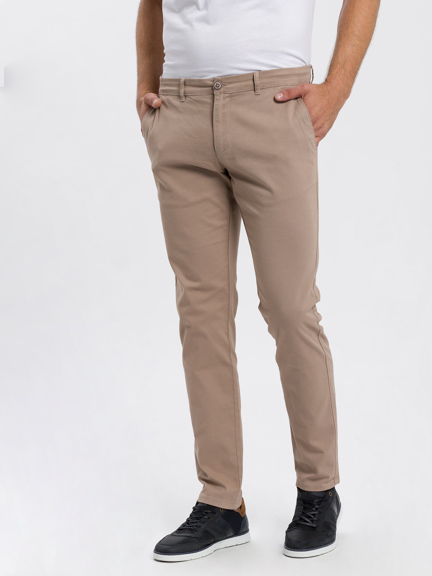 Men's slim tapered fit chinos beige
