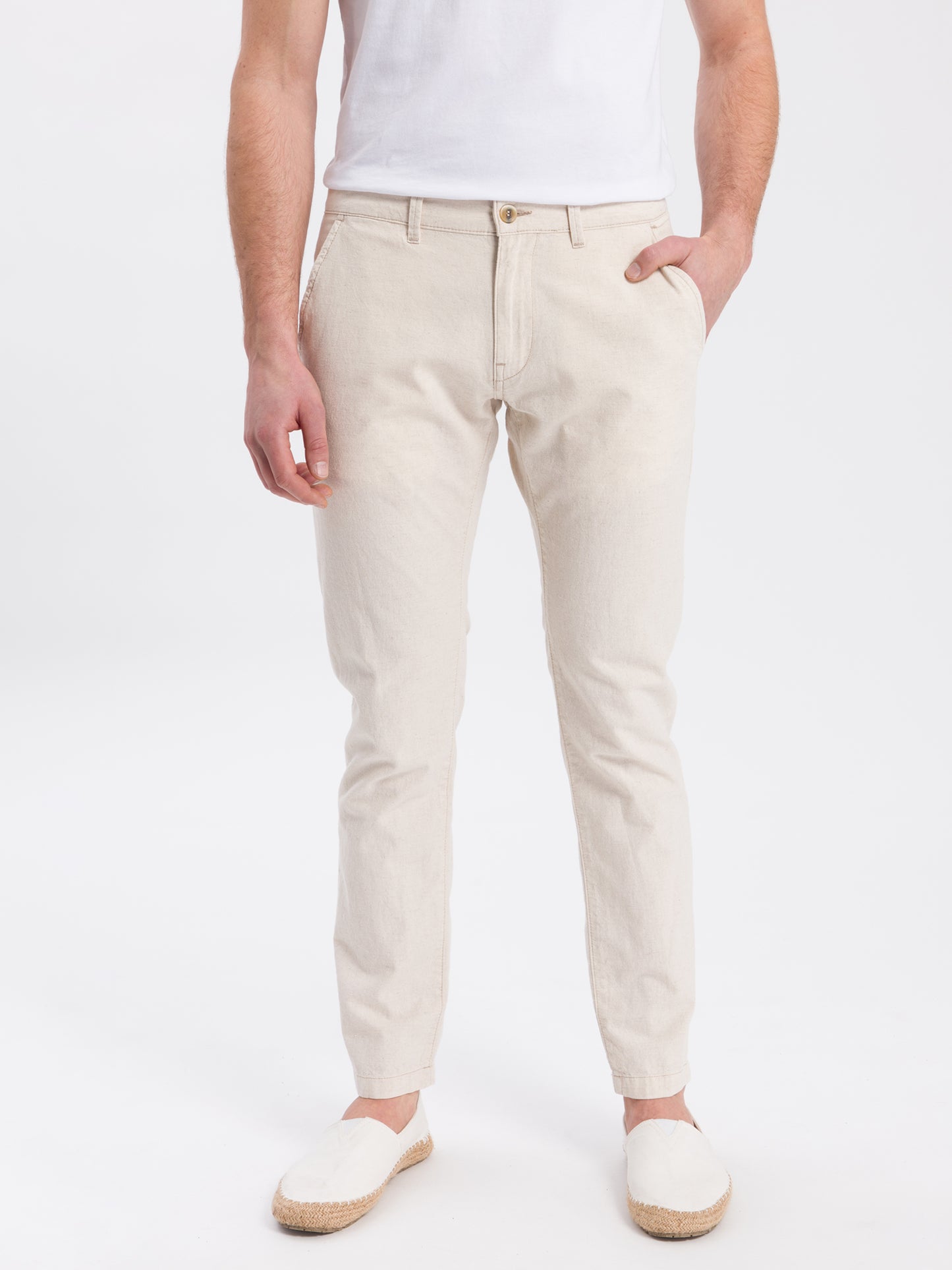 Men's slim tapered fit chinos beige