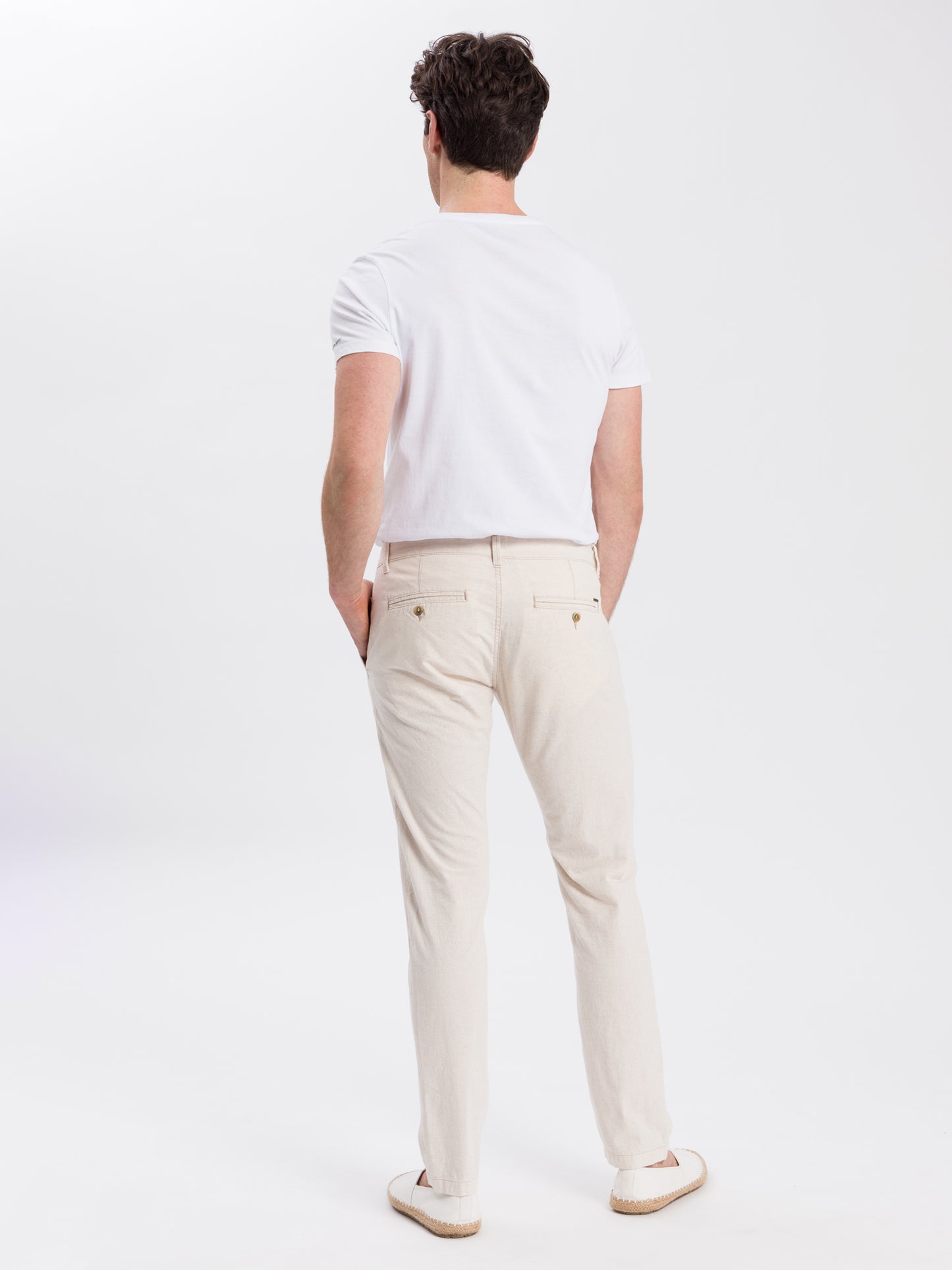 Men's slim tapered fit chinos beige