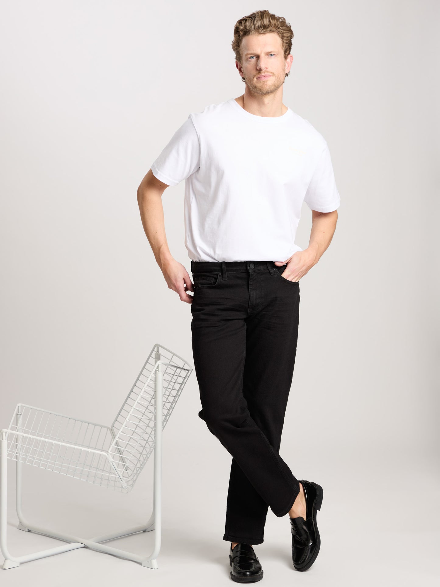 Antonio Men's Jeans Relaxed Fit Regular Waist Straight Leg black