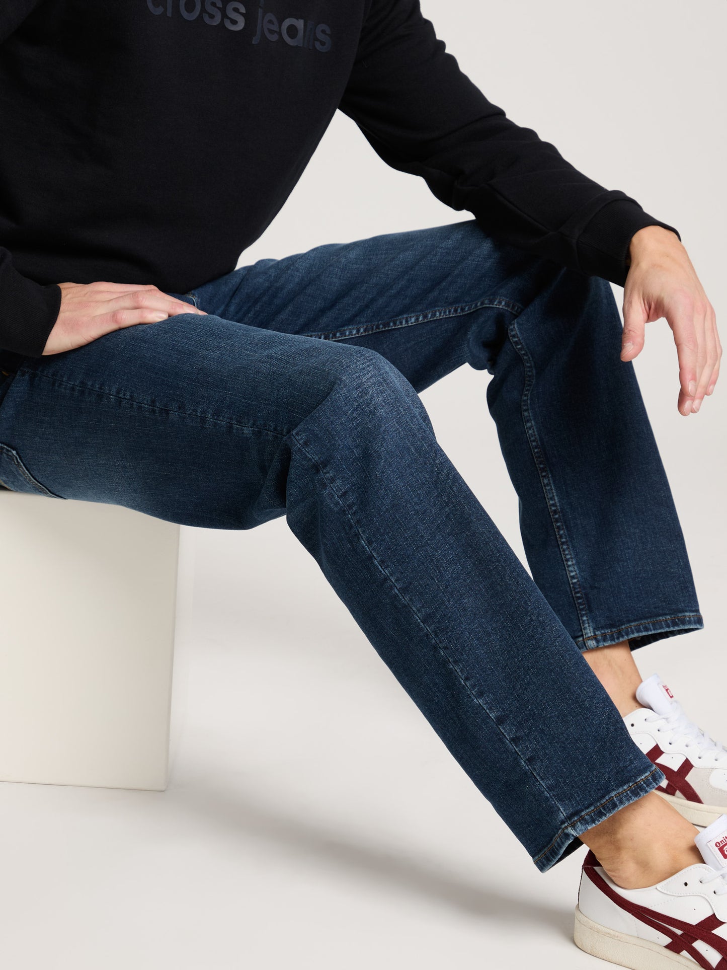 Antonio Herren Jeans Relaxed Fit Regular Waist Straight Leg dunkelblau