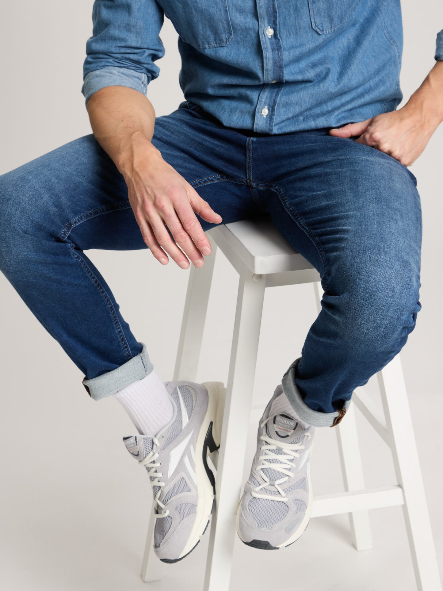 Jimi Herren Jeans Slim Fit Regular Waist Tapered Leg blau