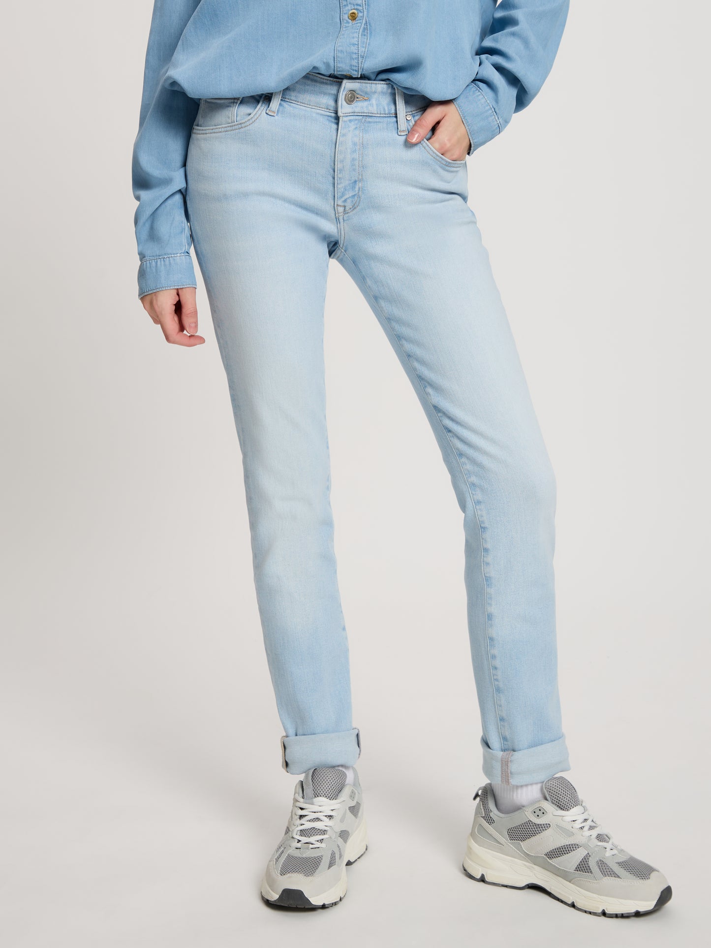 Anya women's jeans slim fit mid waist light blue