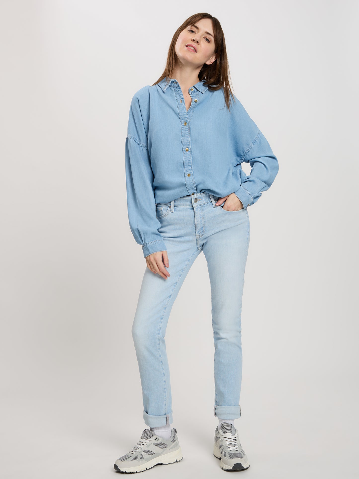 Anya women's jeans slim fit mid waist light blue