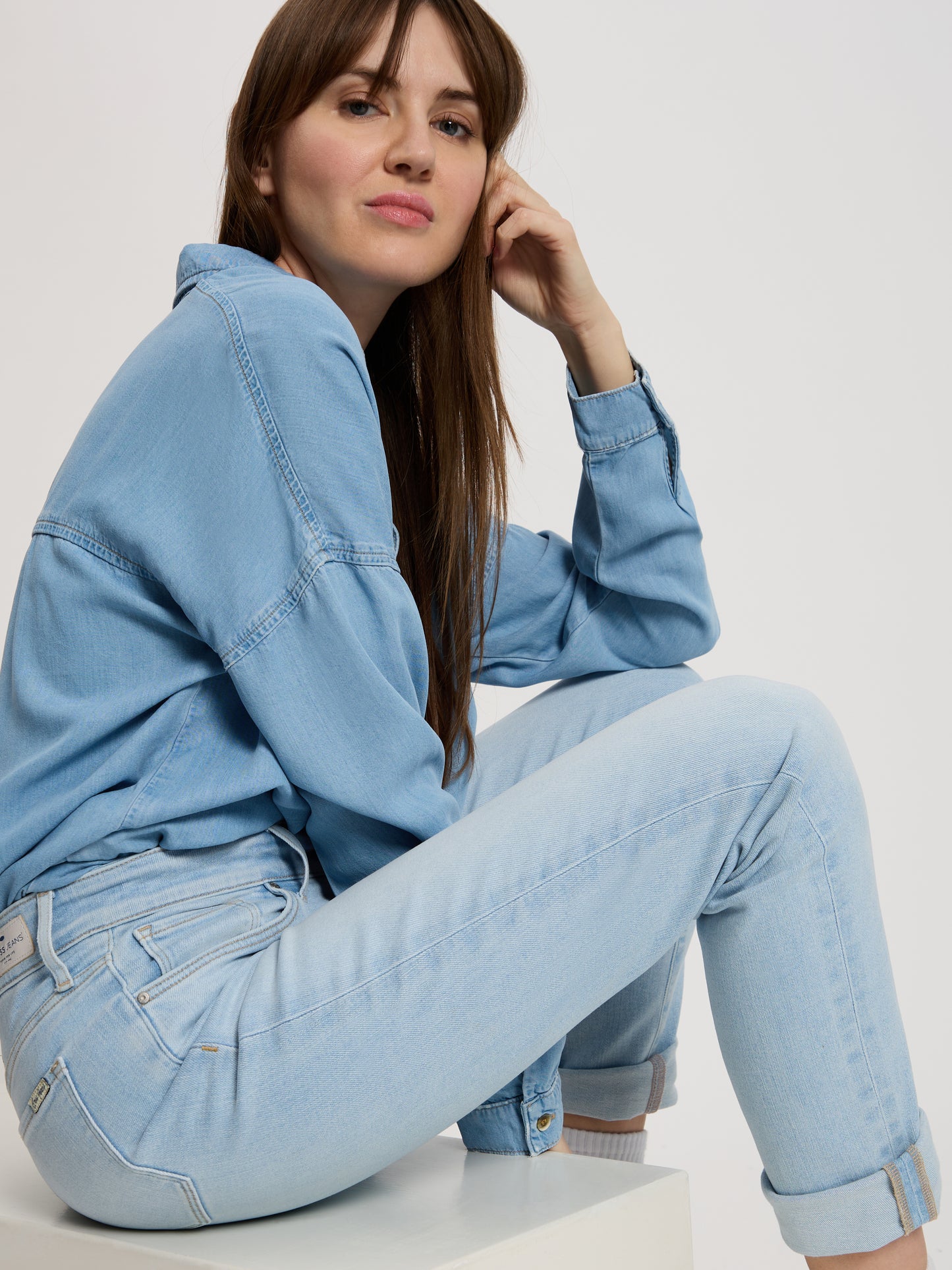 Anya women's jeans slim fit mid waist light blue