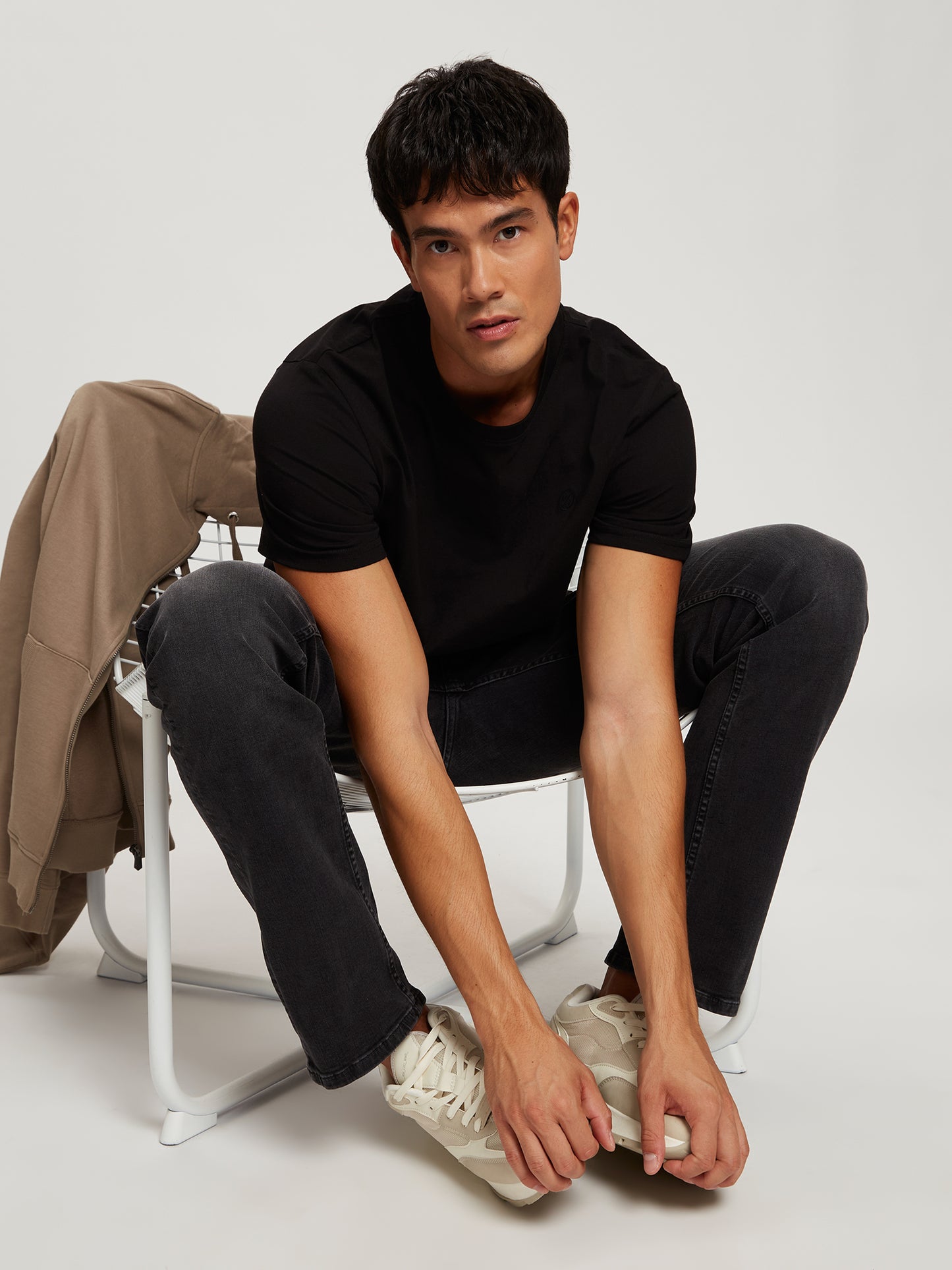 Basic men's T-shirt in black