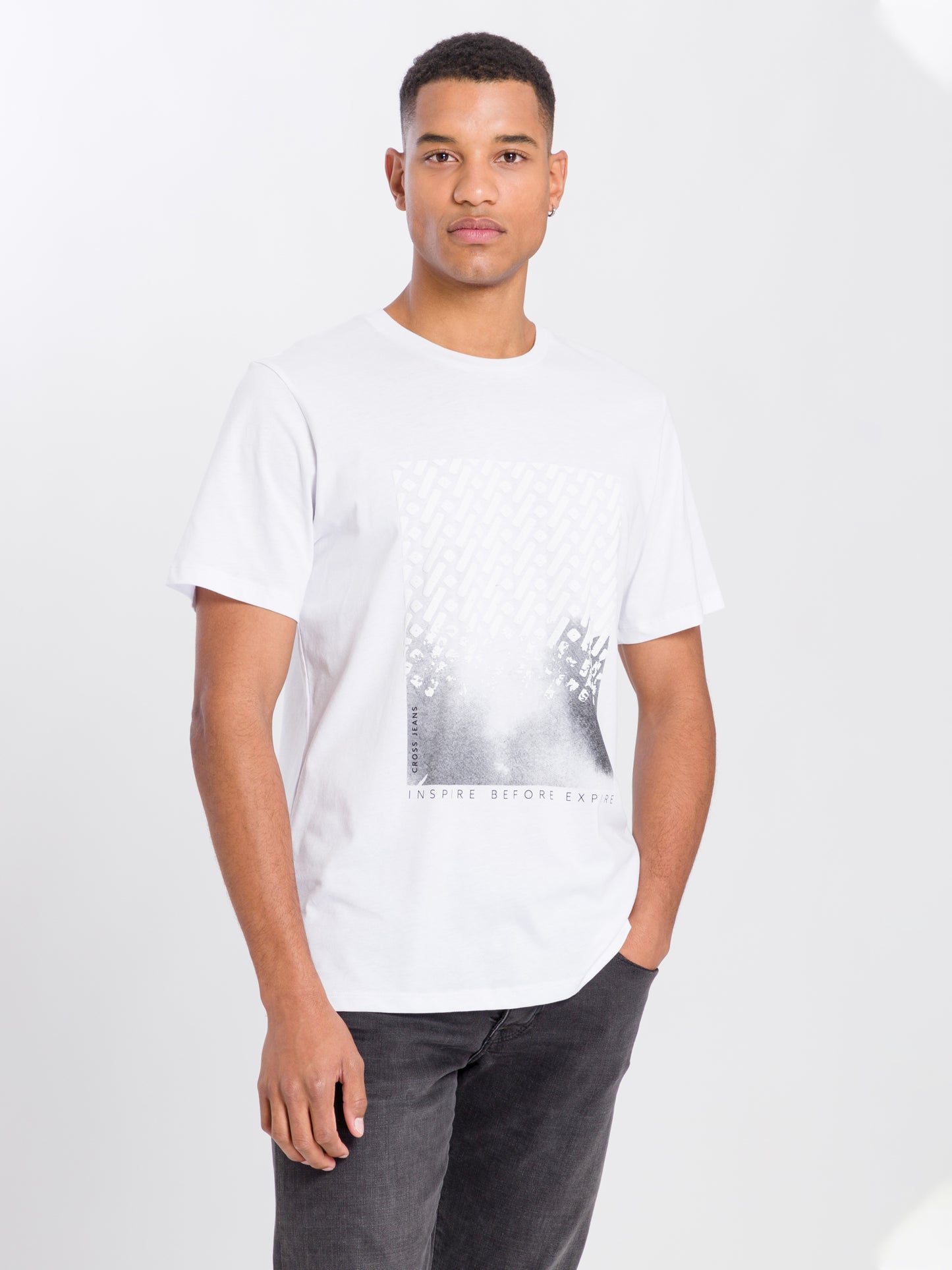 Men's regular t-shirt white