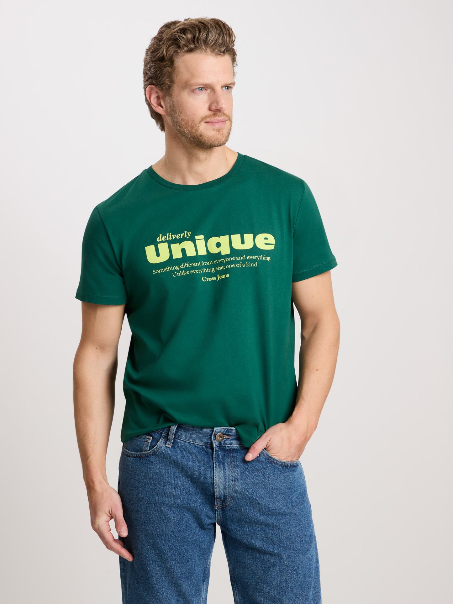 Men's regular T-shirt with statement print green.
