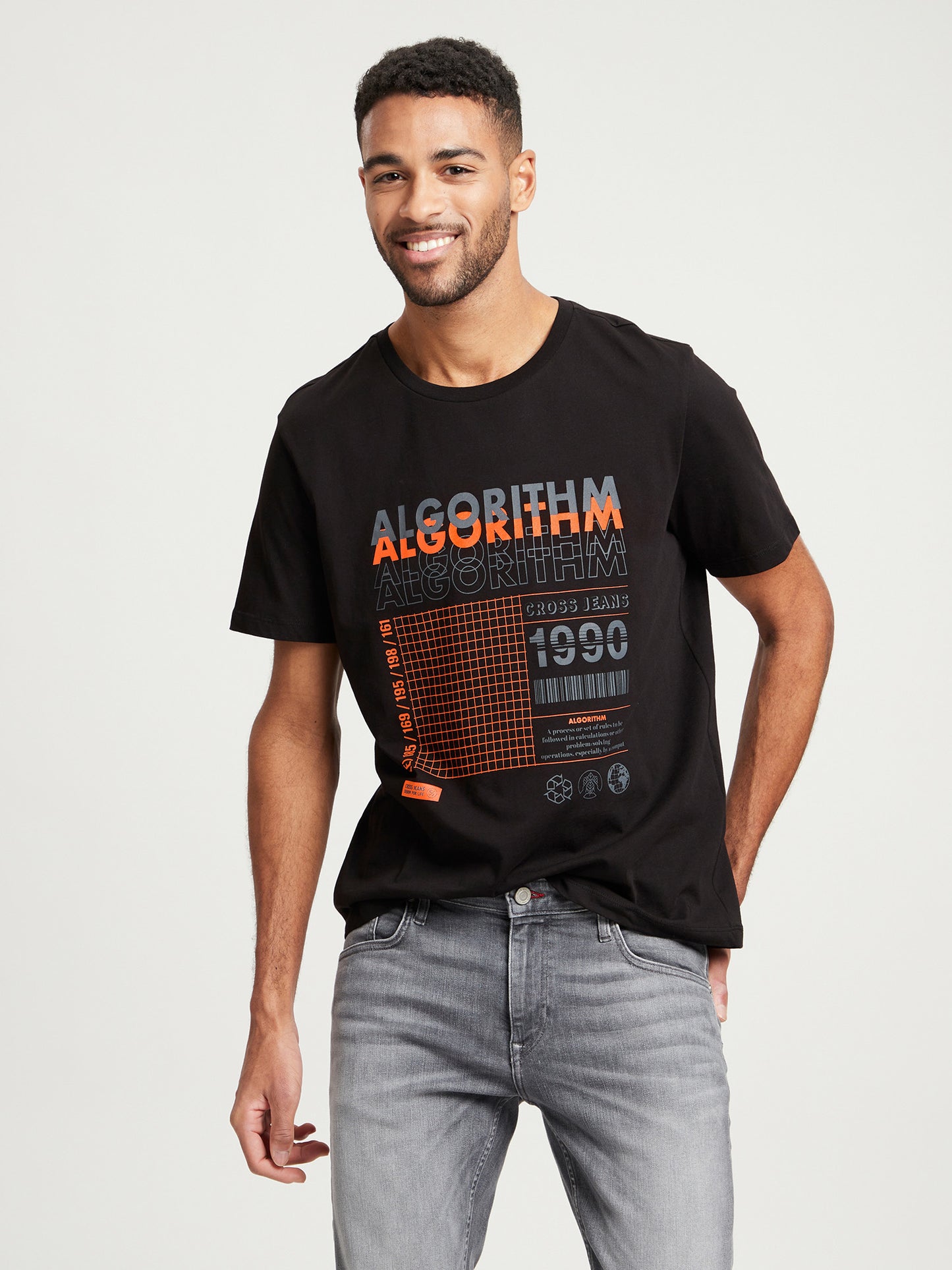 Men's regular T-shirt with front print, black.