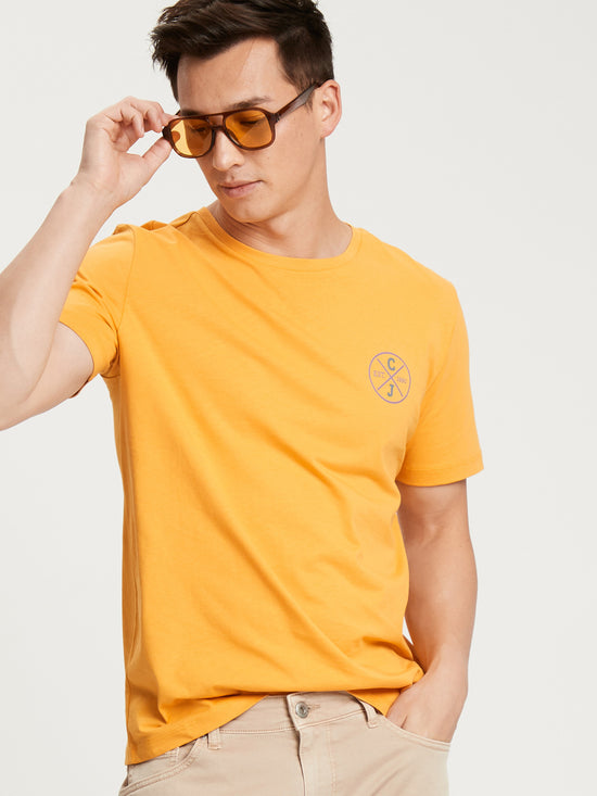 Herren Regular T-Shirt mit Label-Emblem senfgelb.