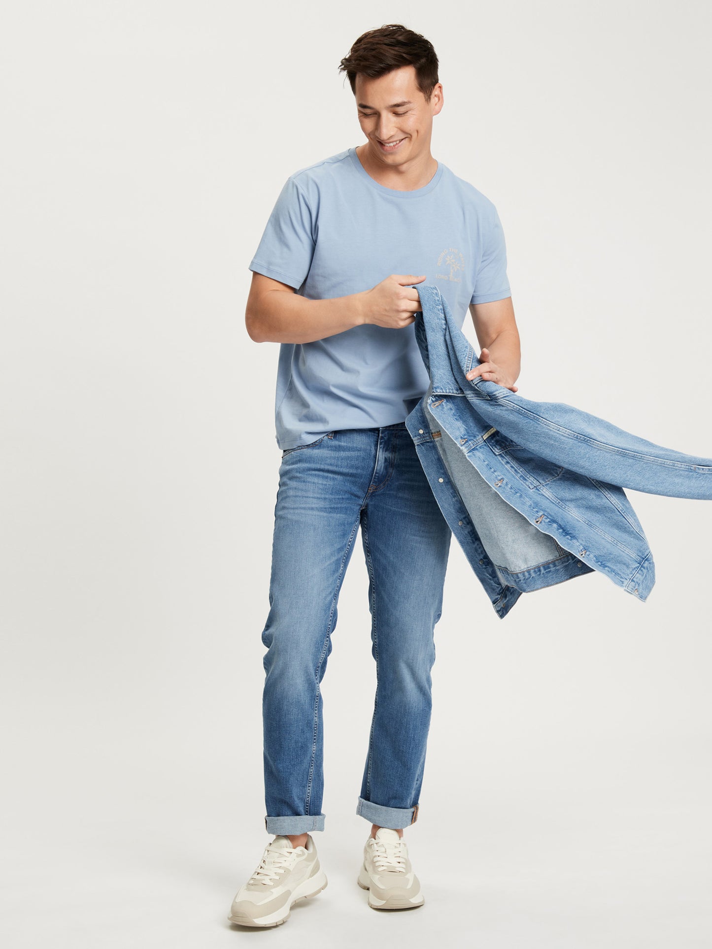 Men's regular T-shirt with placed statement print, blue.