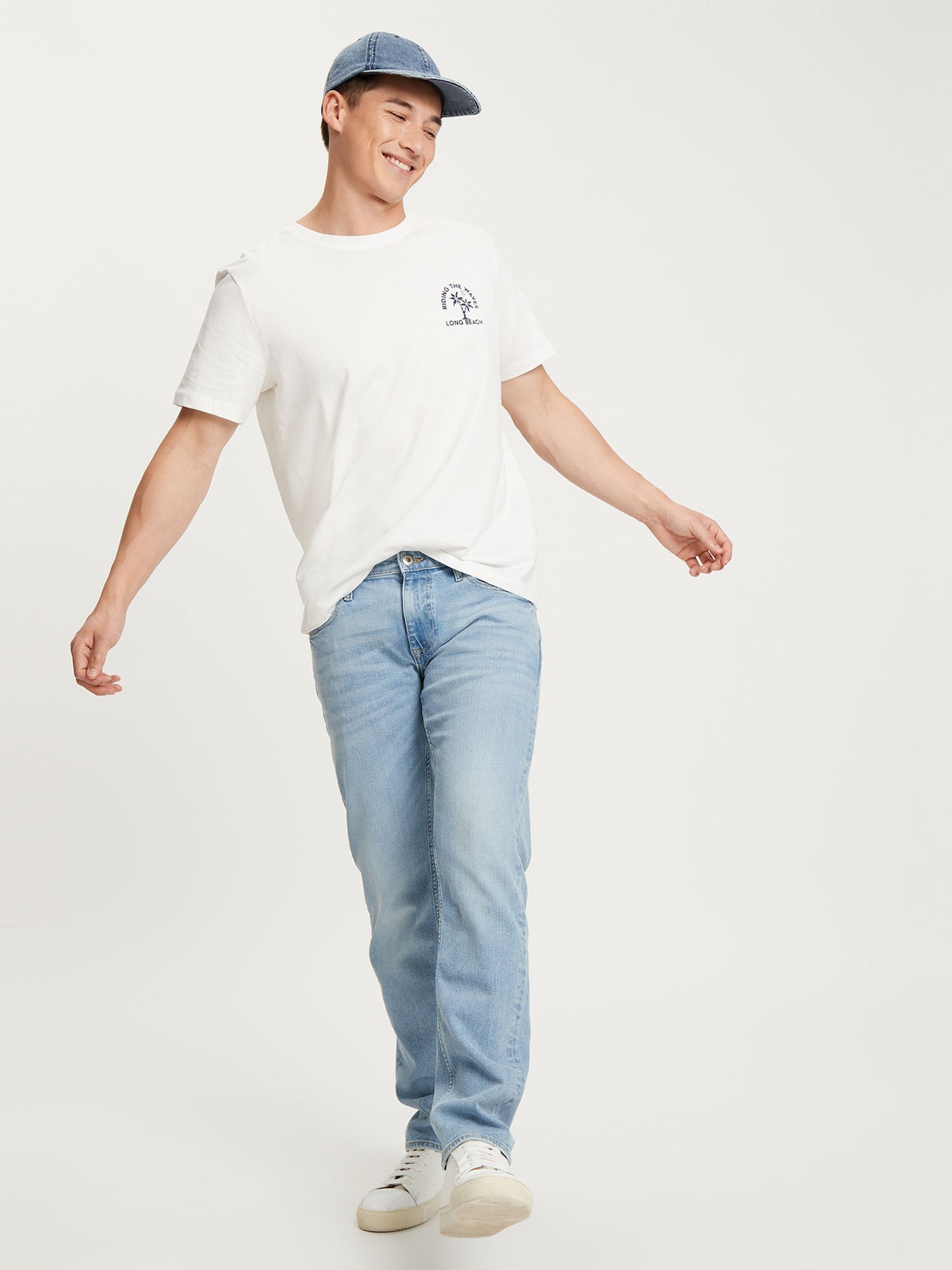 Men's regular T-shirt with placed statement print ecru.