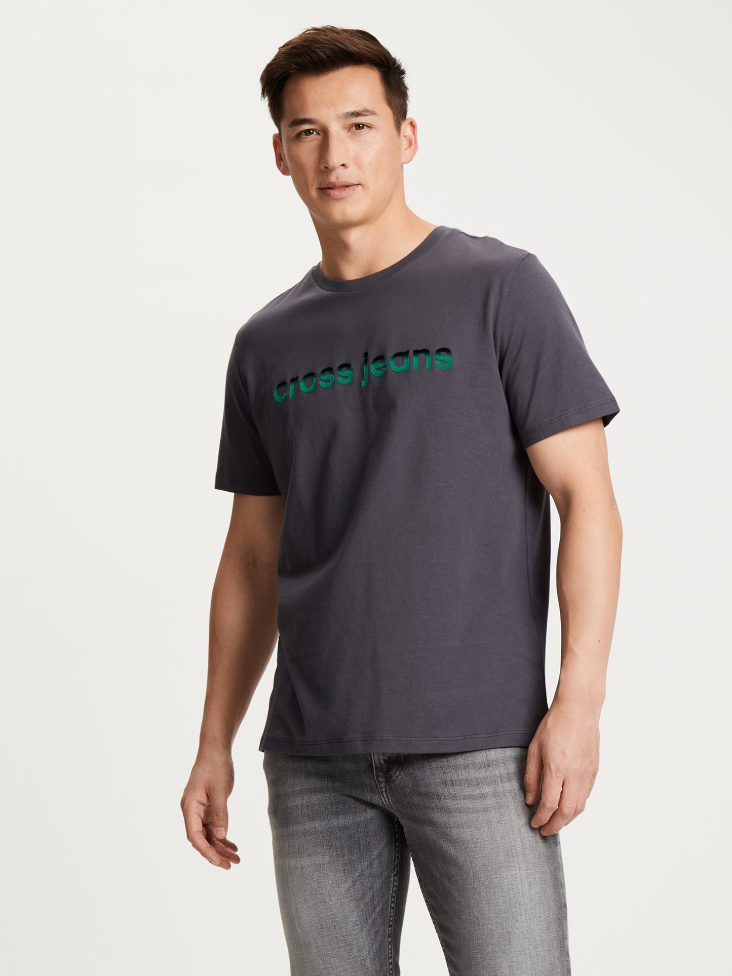 Herren Regular T-Shirt mit Label-Print anthrazit.