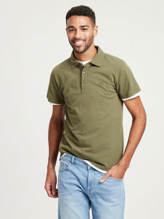 Herren Regular Polo-Shirt mit tonigem Label-Emblem khaki.