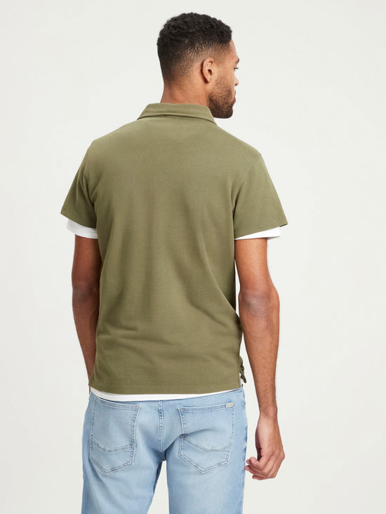 Herren Regular Polo-Shirt mit tonigem Label-Emblem khaki.