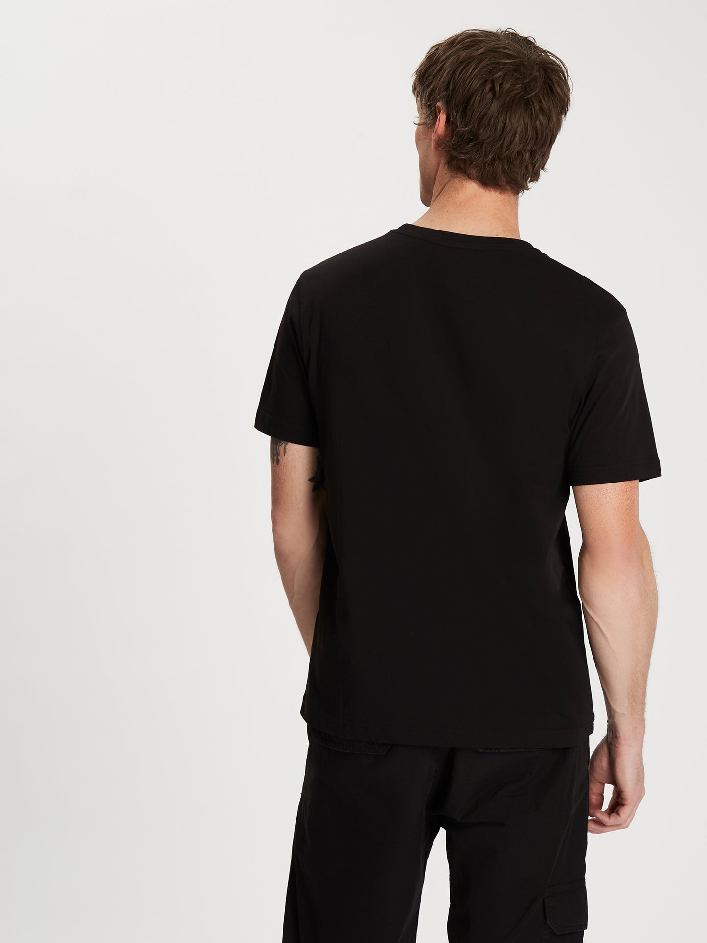 Herren Regular T-Shirt in schwarz