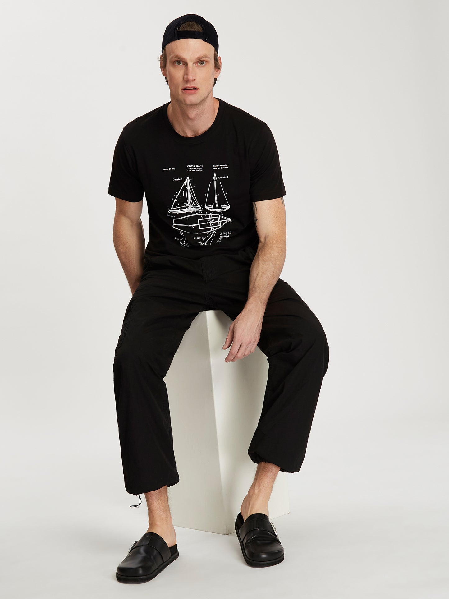 Herren Regular T-Shirt in schwarz