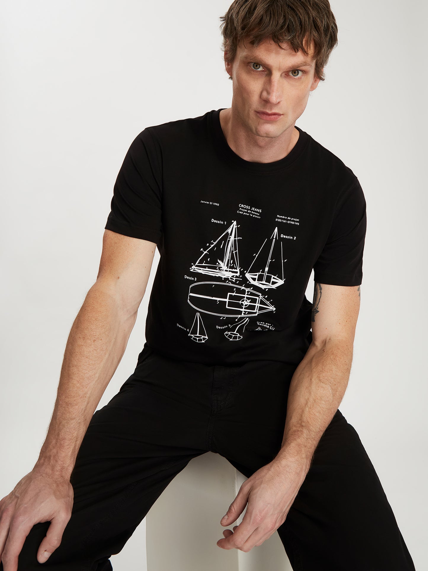 Herren Regular T-Shirt in schwarz