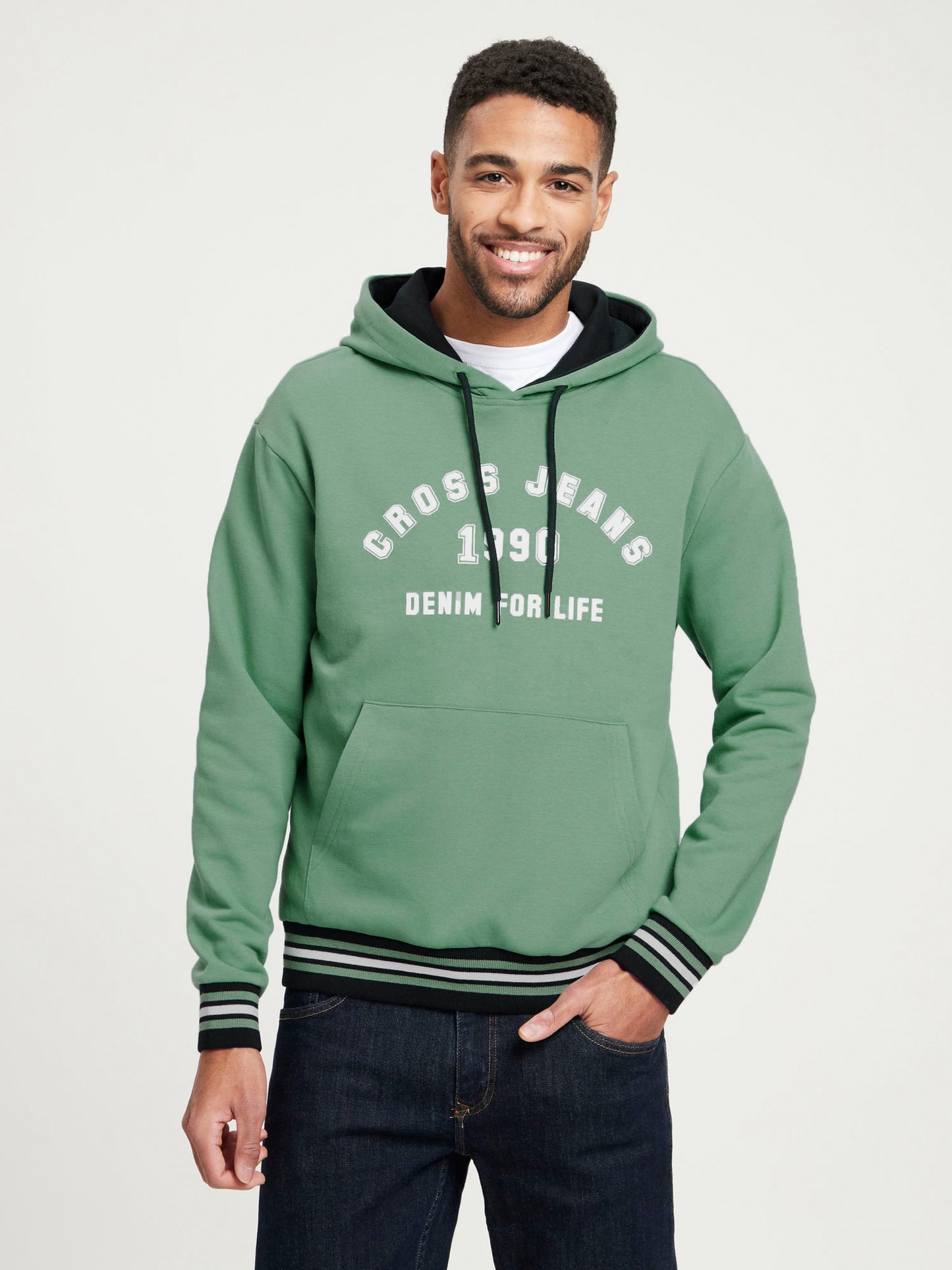 Men's regular hoodie with label print and kangaroo pocket, mint green.